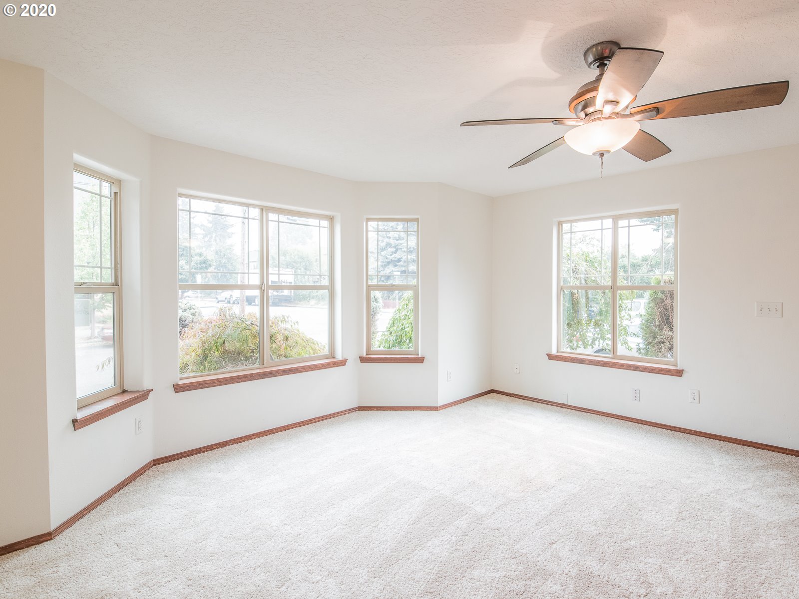 Photo #5: 20643259 Listing 