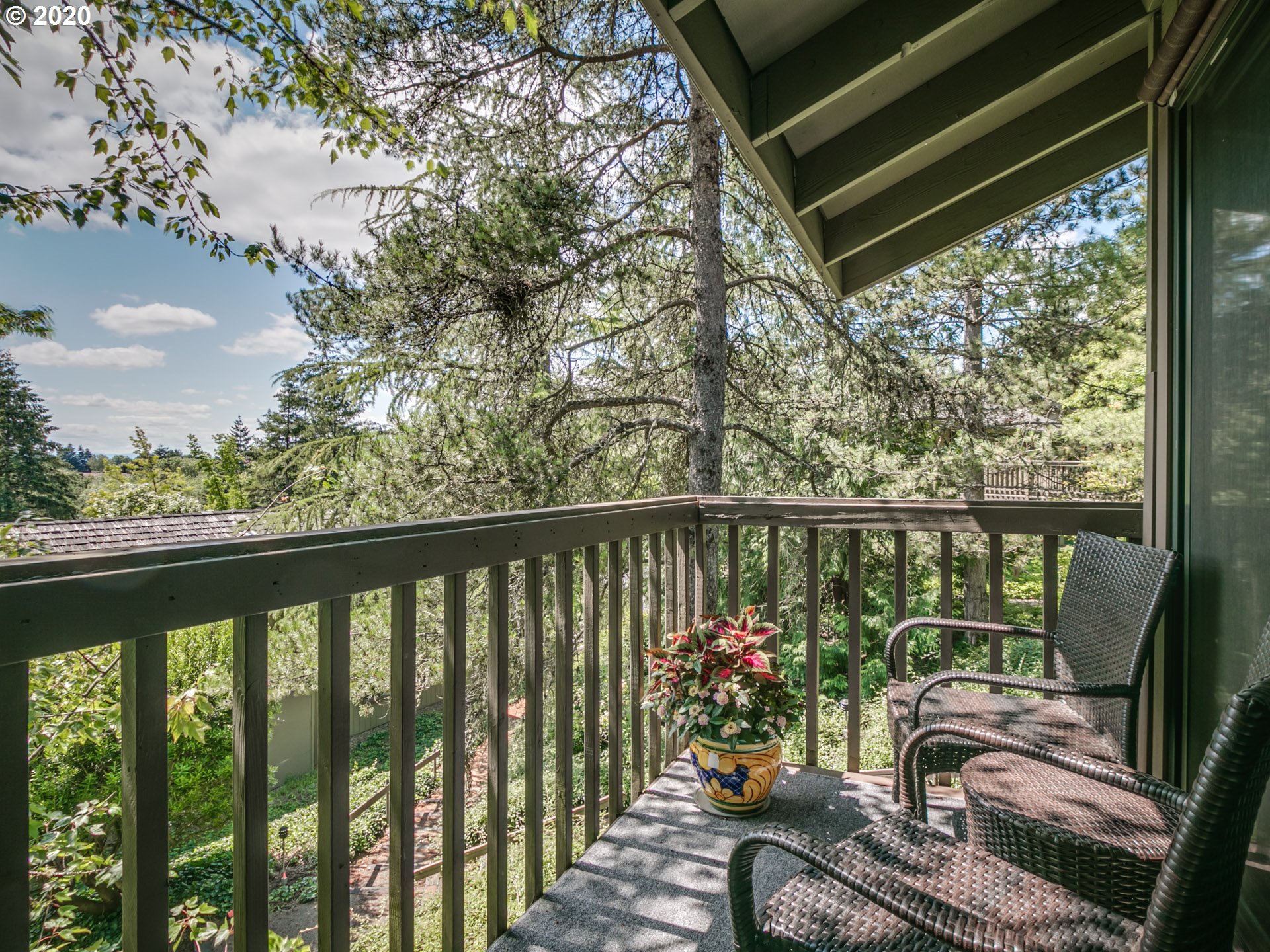 Photo #2: 20644149 Listing 