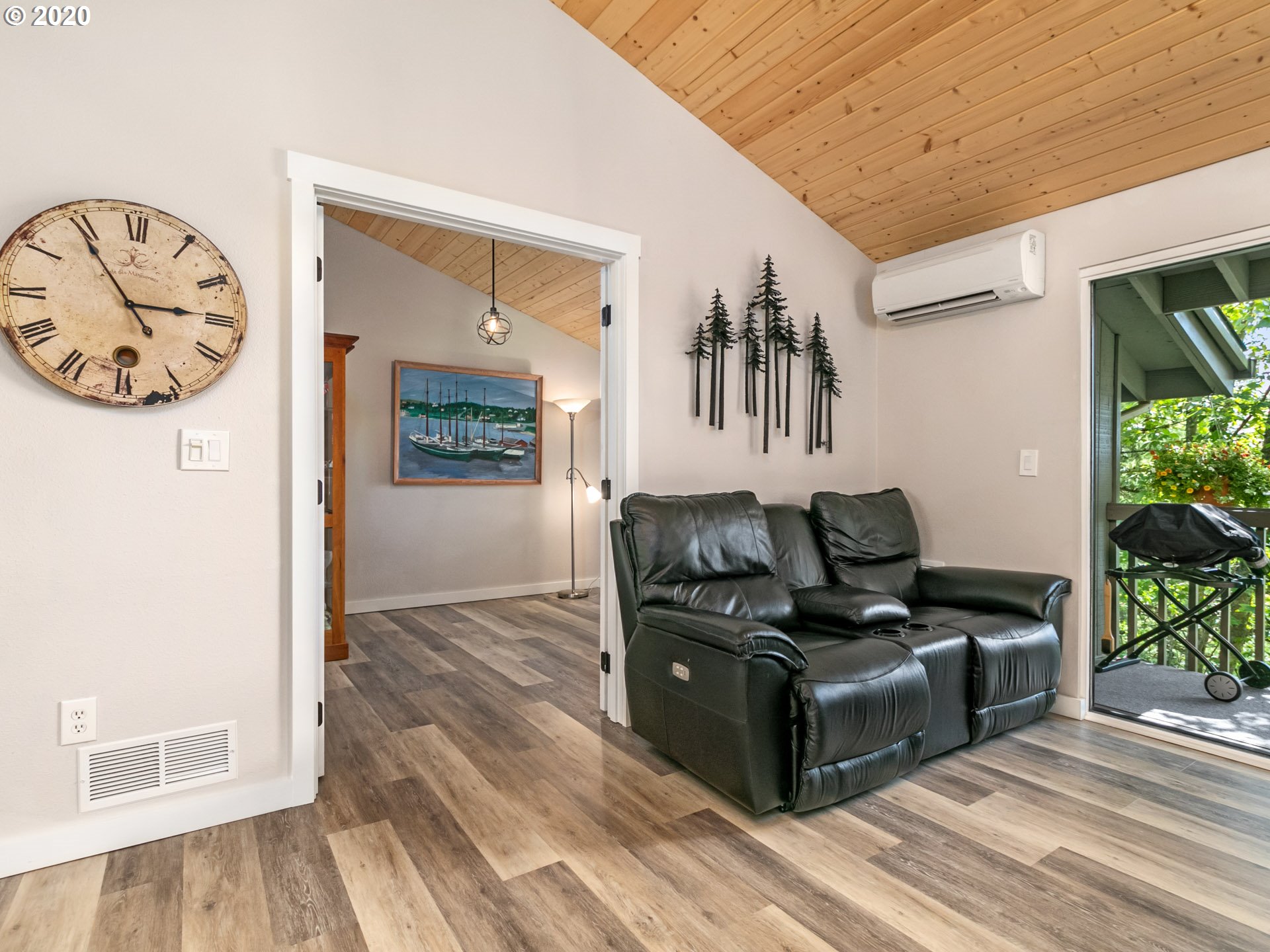 Photo #3: 20644149 Listing 