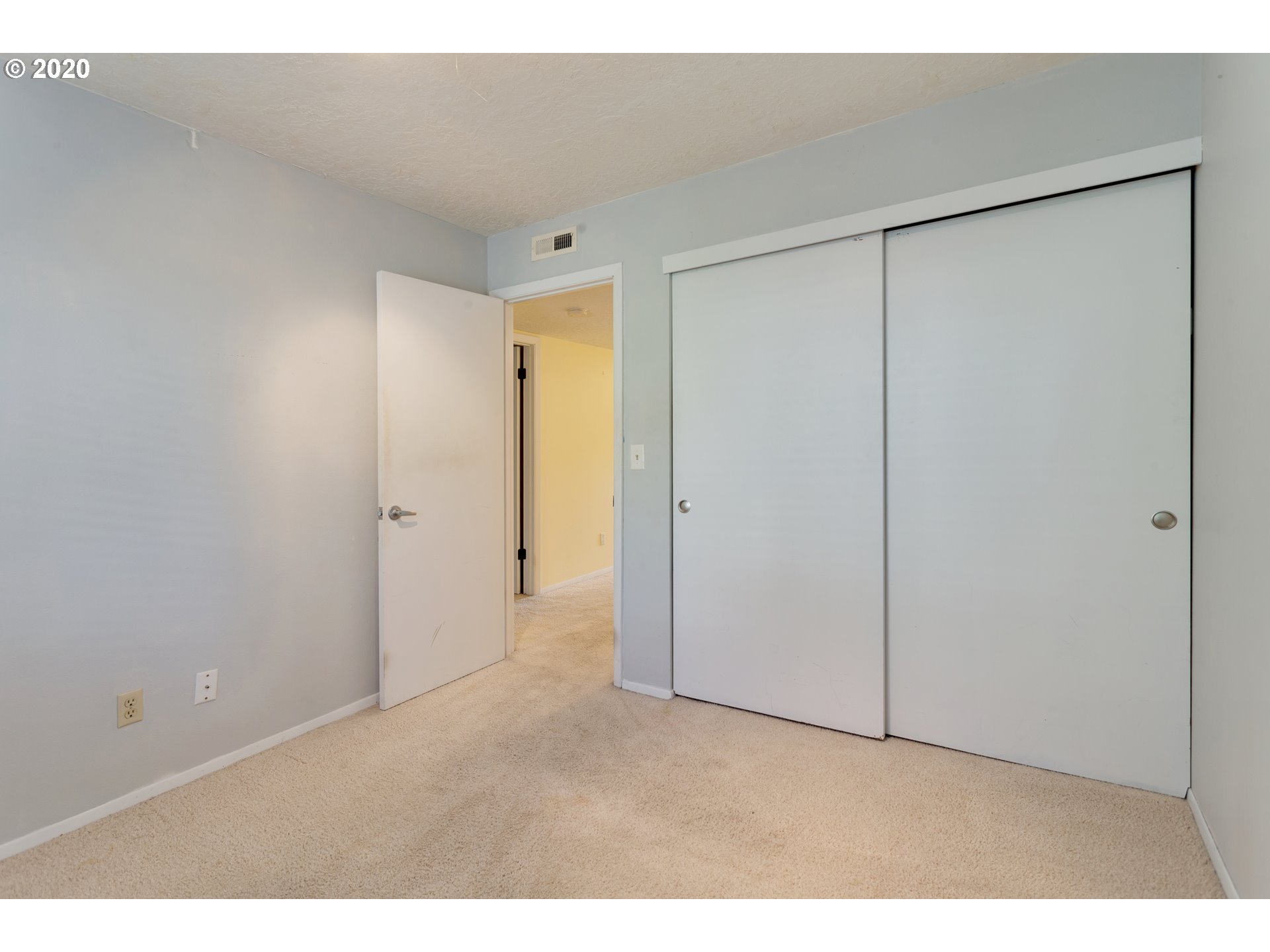 Photo #6: 20644342 Listing 