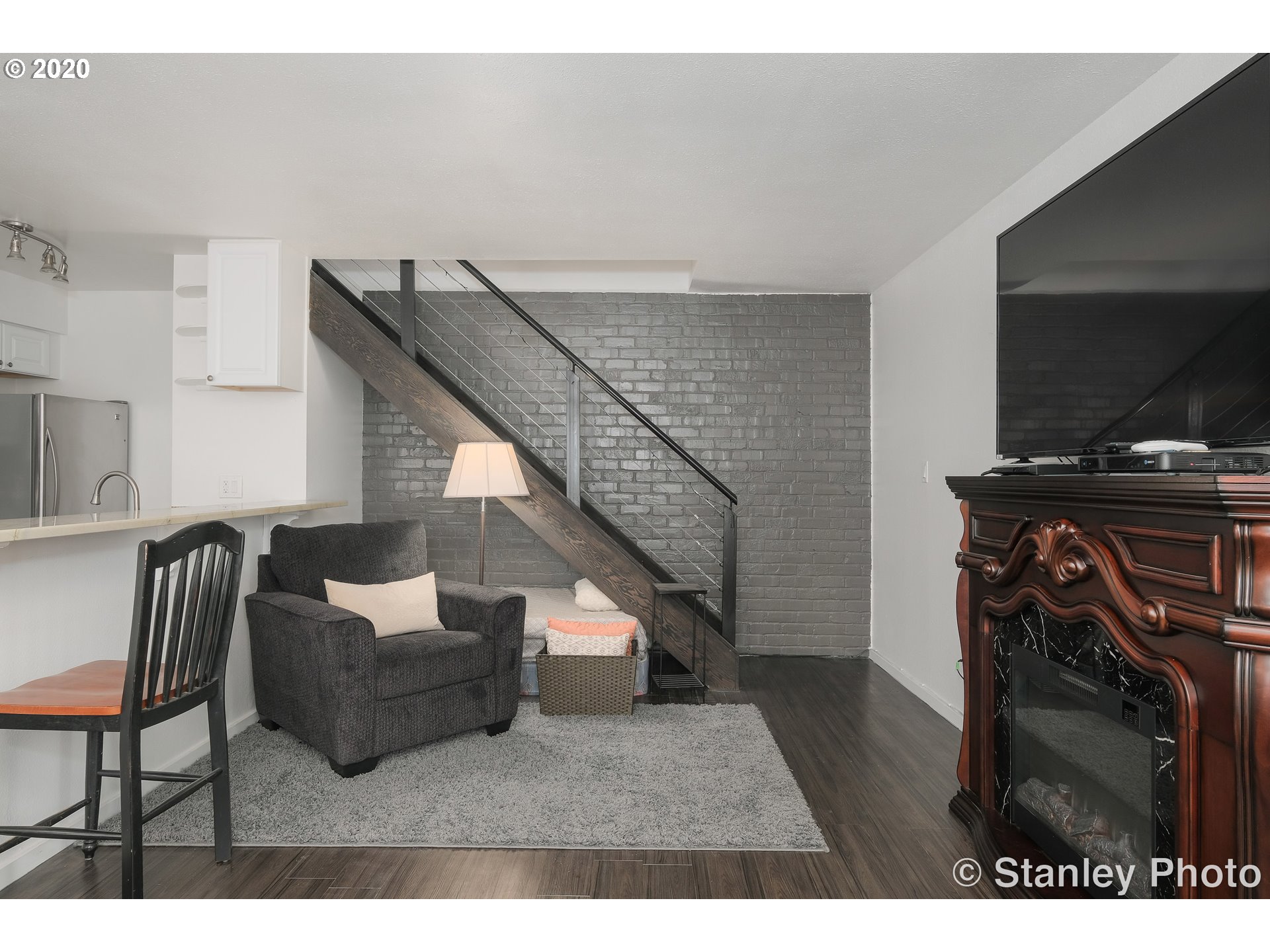 Photo #5: 20646698 Listing 