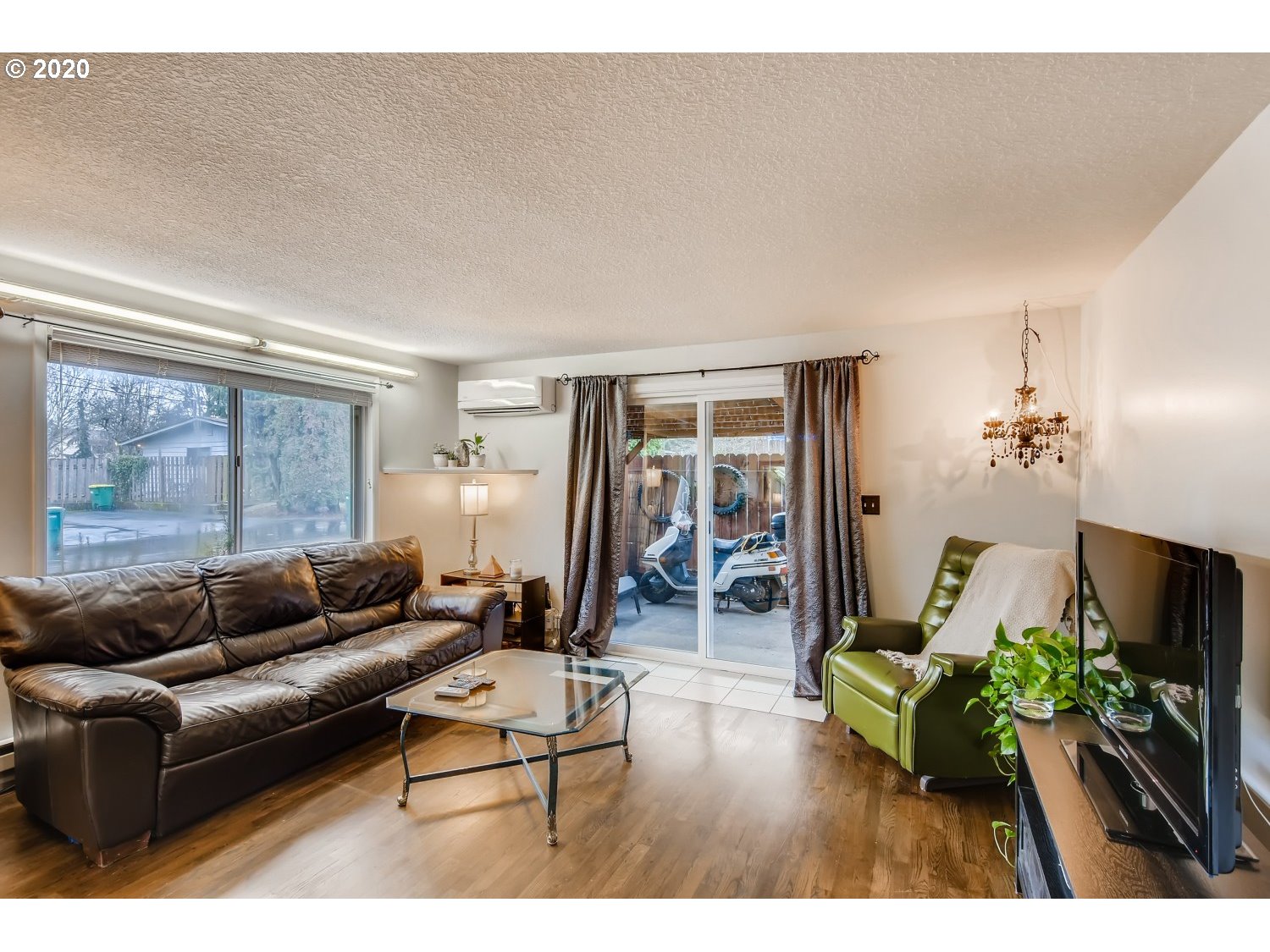 Photo #5: 20648423 Listing 