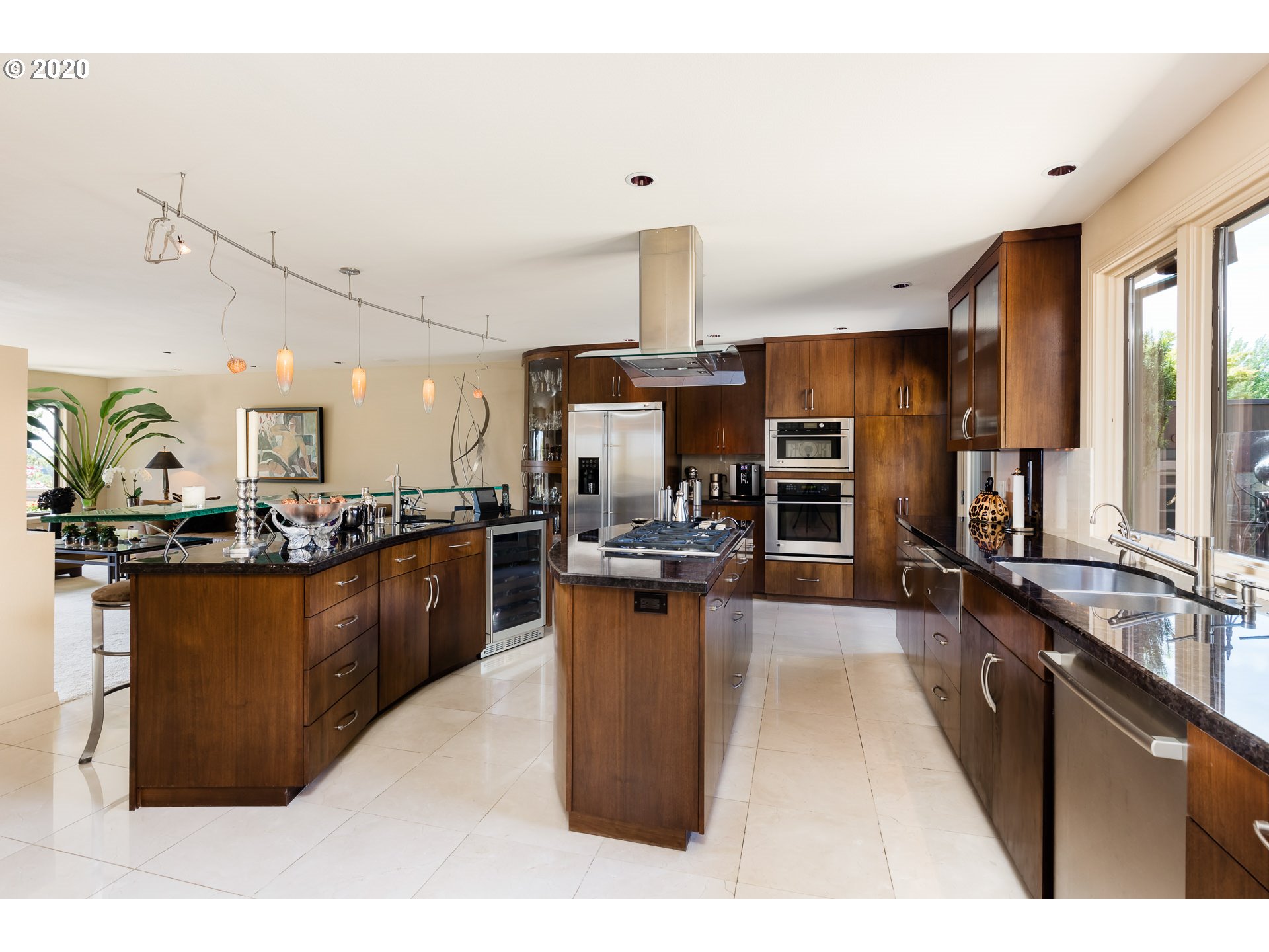 Photo #6: 20649984 Listing 