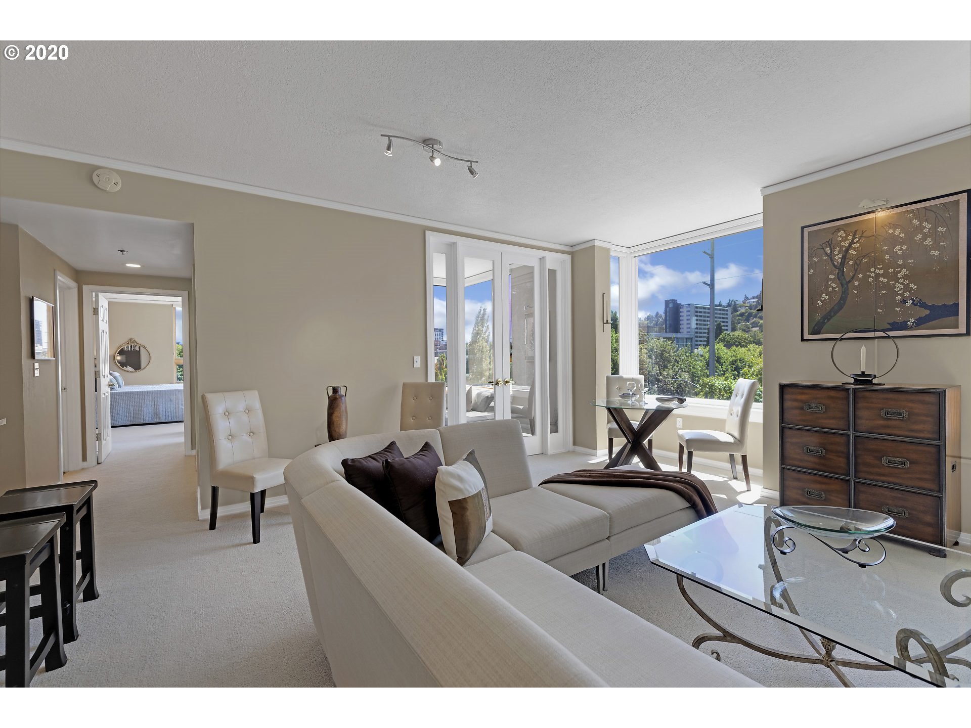Photo #2: 20650437 Listing 