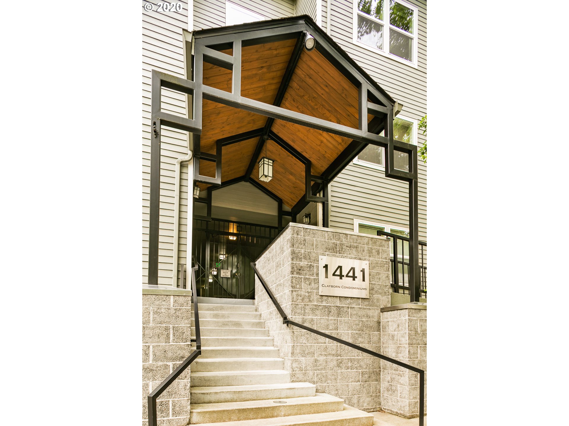 Photo #2: 20650684 Listing 