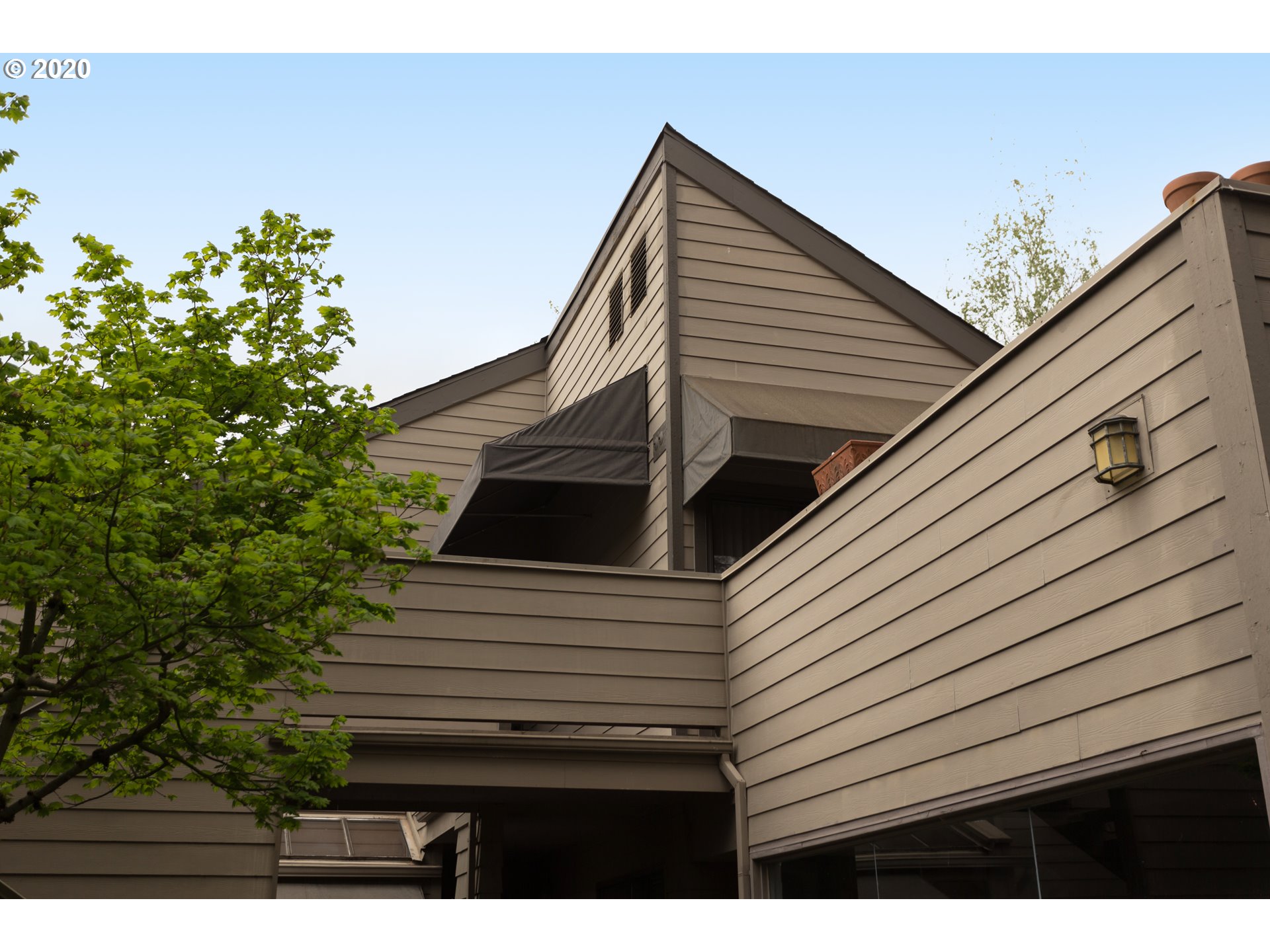 Photo #2: 20651102 Listing 