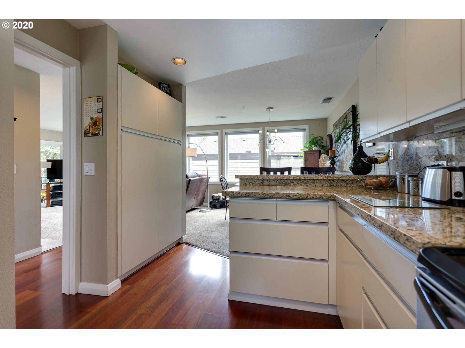 Photo #5: 20651102 Listing 