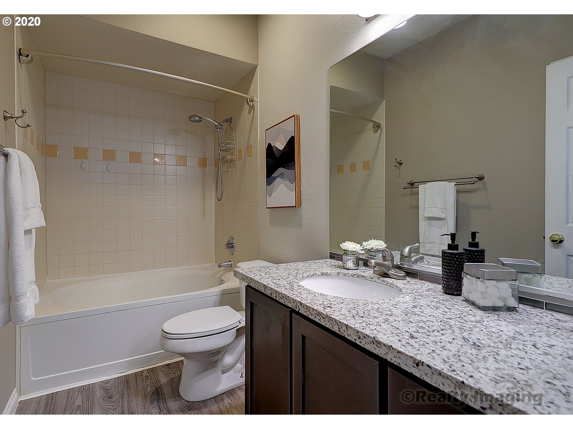 Photo #3: 20651579 Listing 