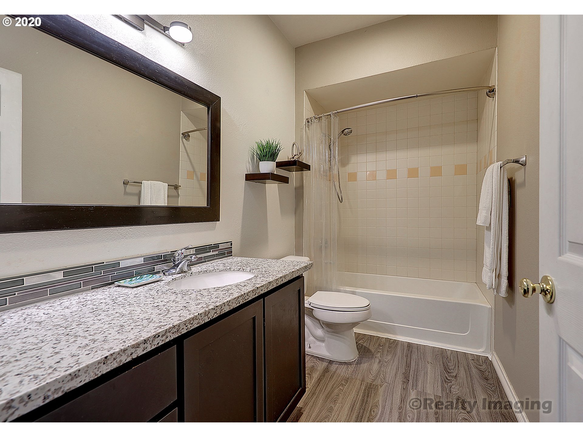 Photo #6: 20651579 Listing 