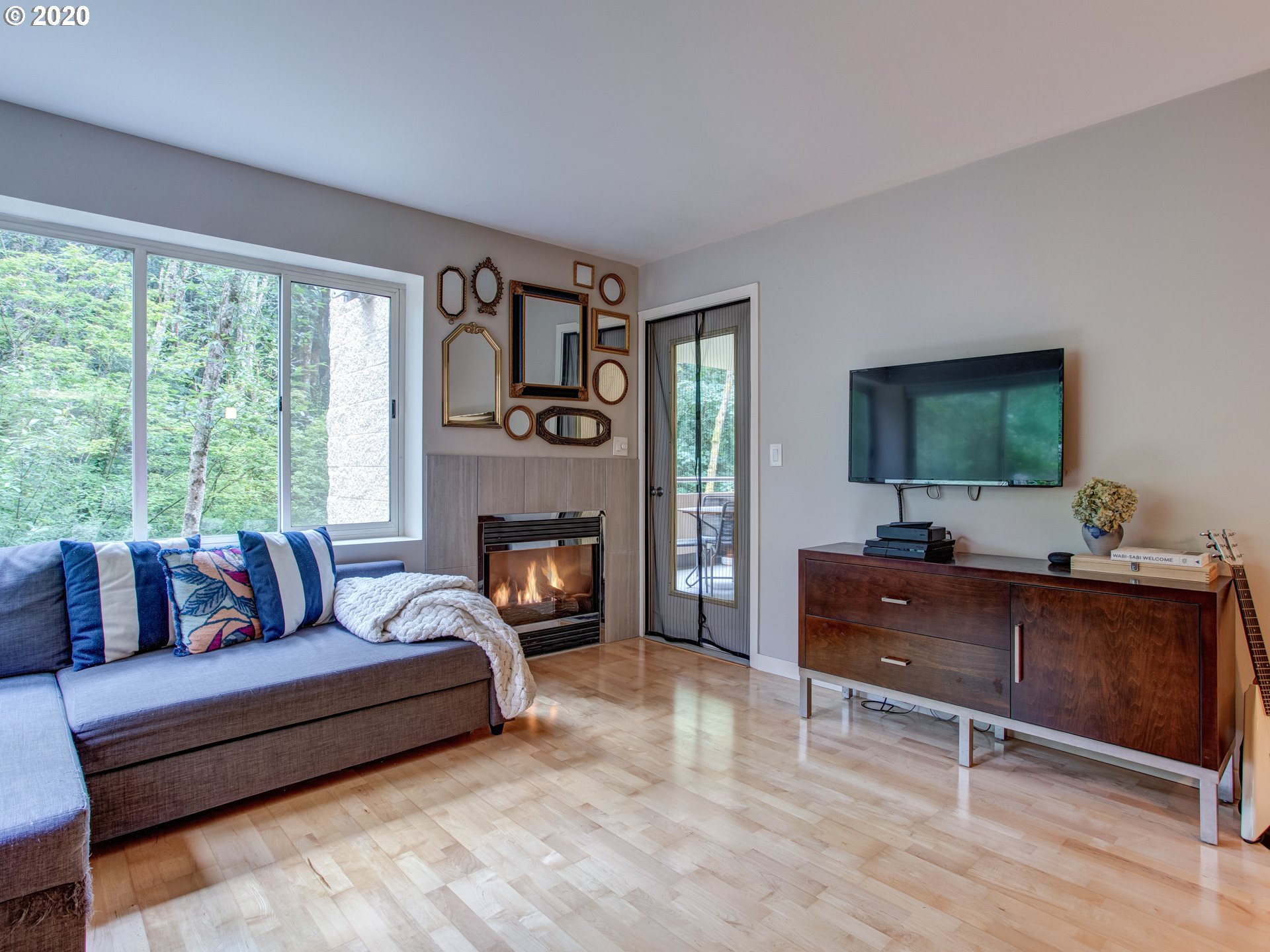 Photo #5: 20653608 Listing 