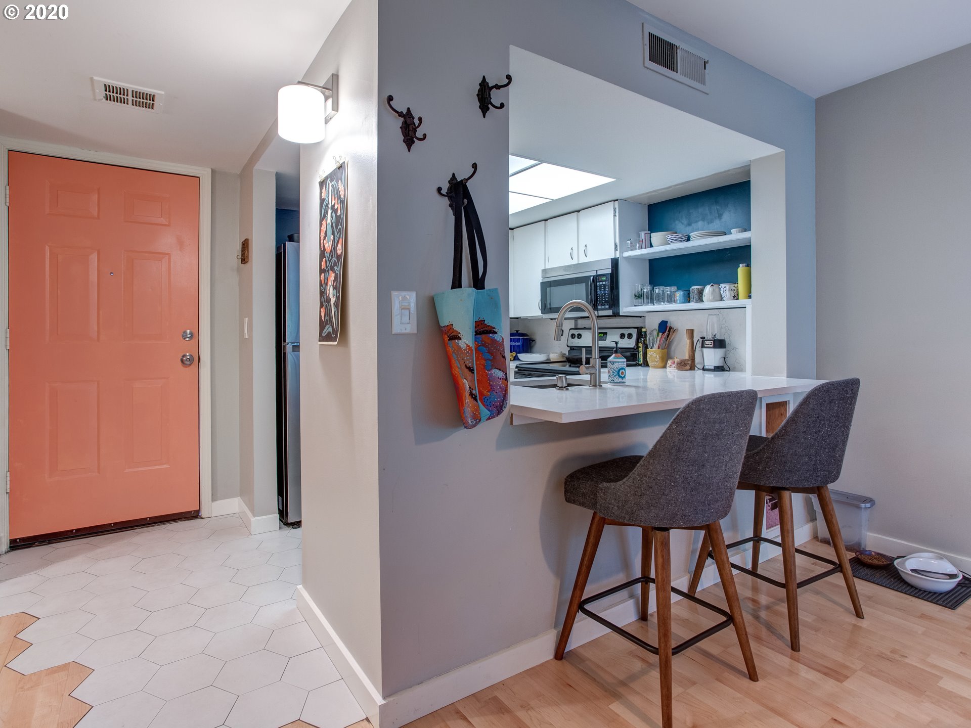 Photo #6: 20653608 Listing 
