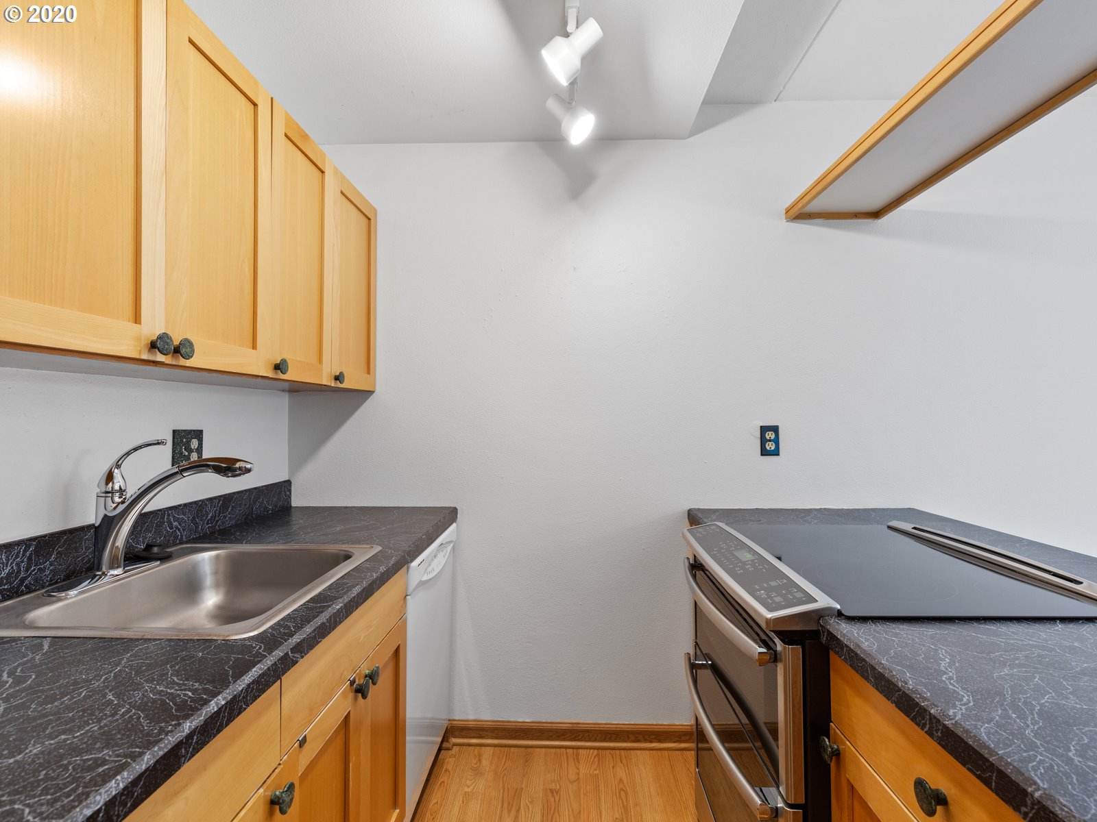 Photo #4: 20654405 Listing 