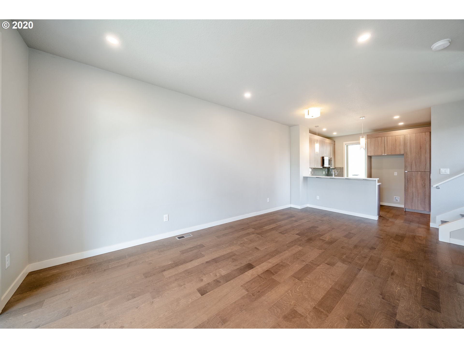 Photo #5: 20654936 Listing 