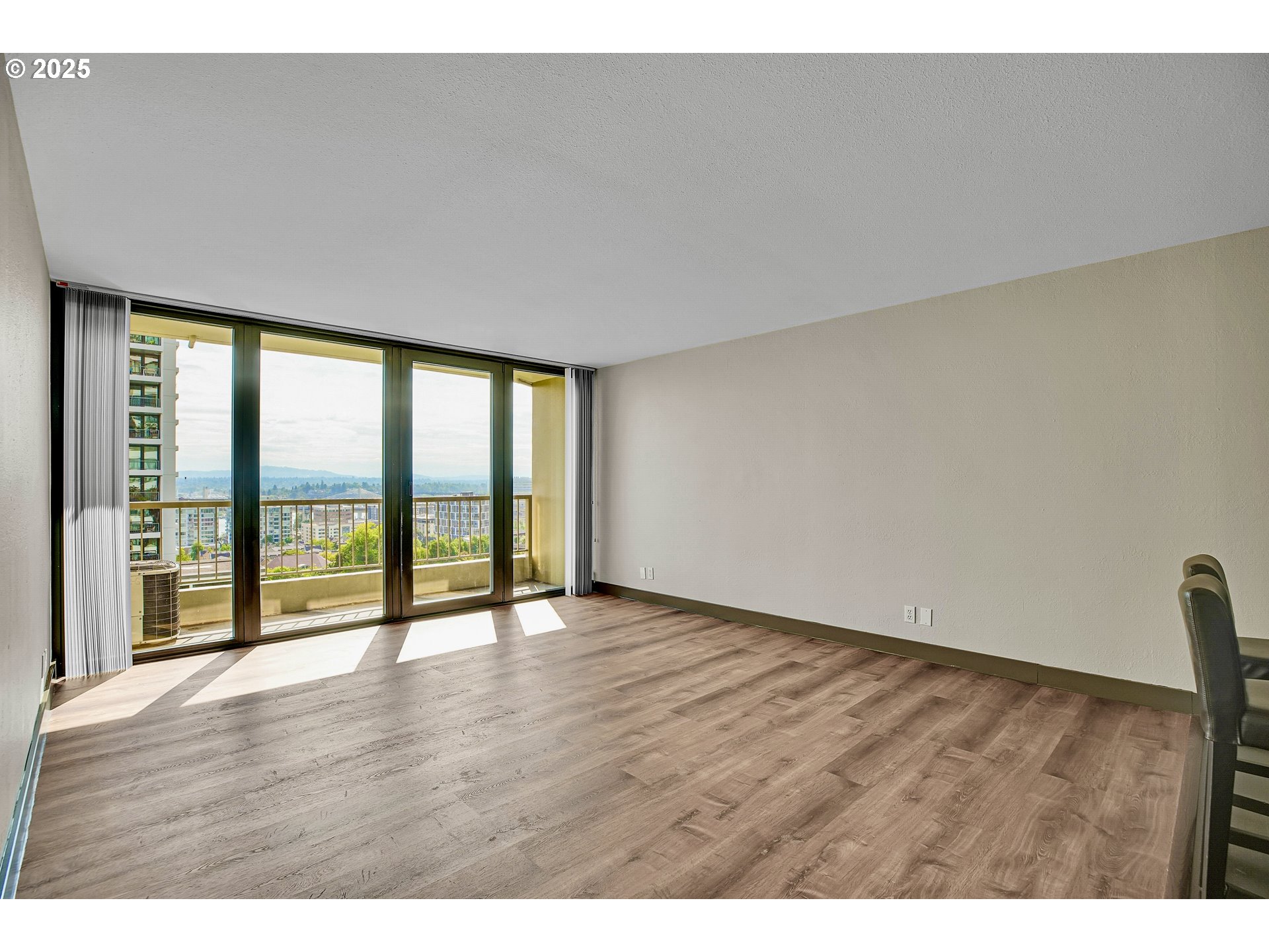 Photo #8: 206574105 Listing: Photo #8