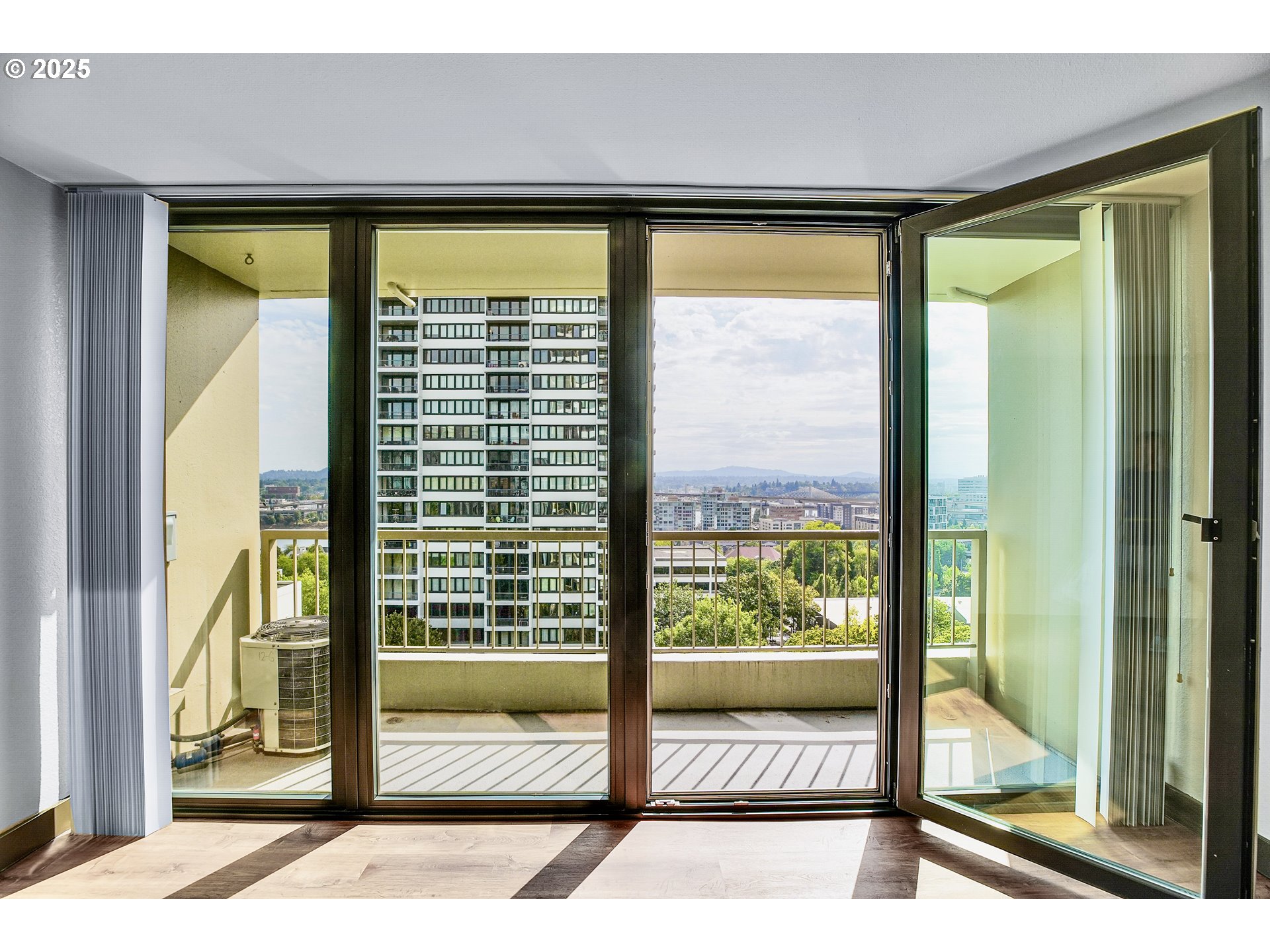 Photo #19: 206574105 Listing: Photo #19