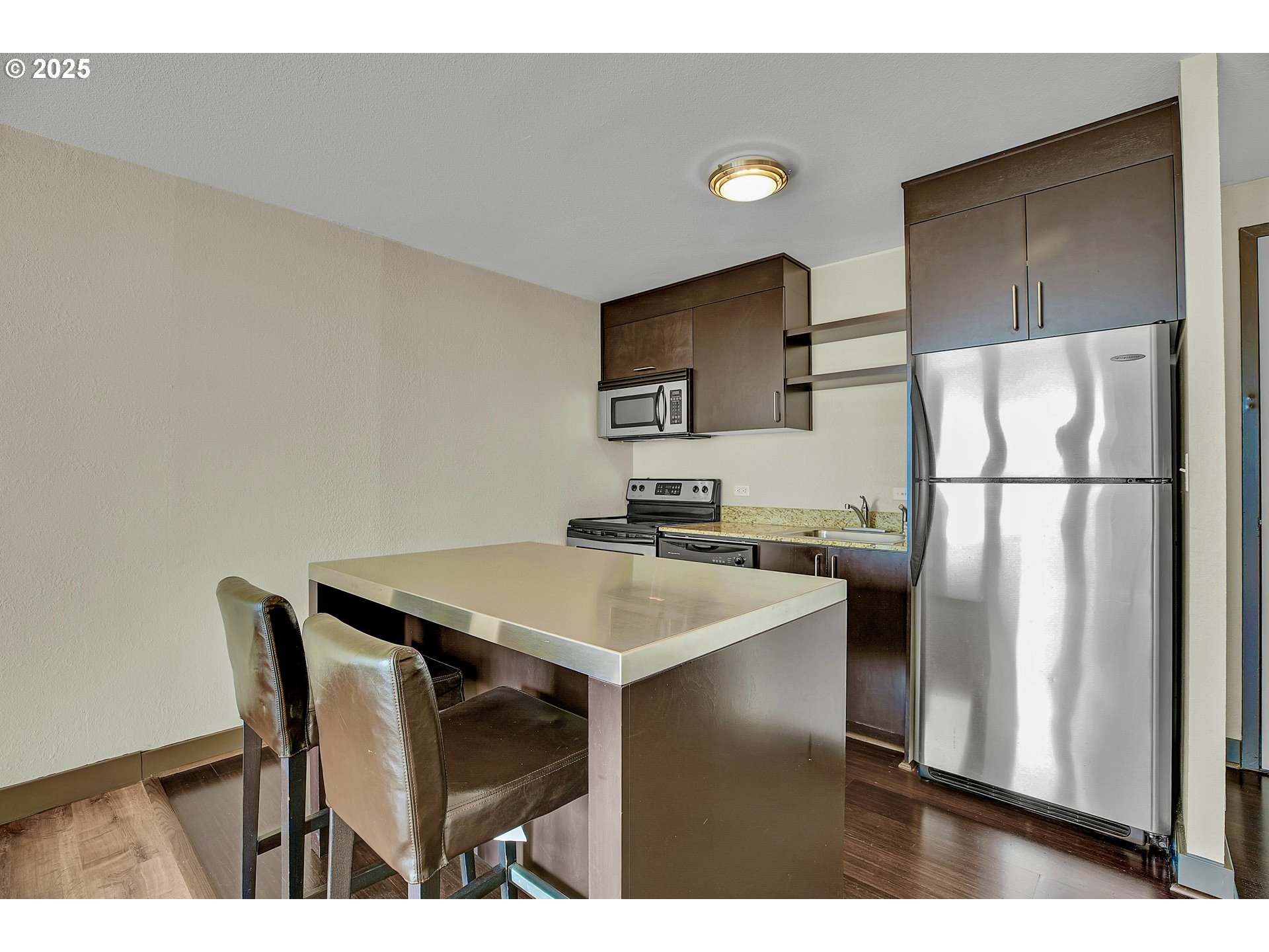 Photo #5: 206574105 Listing 