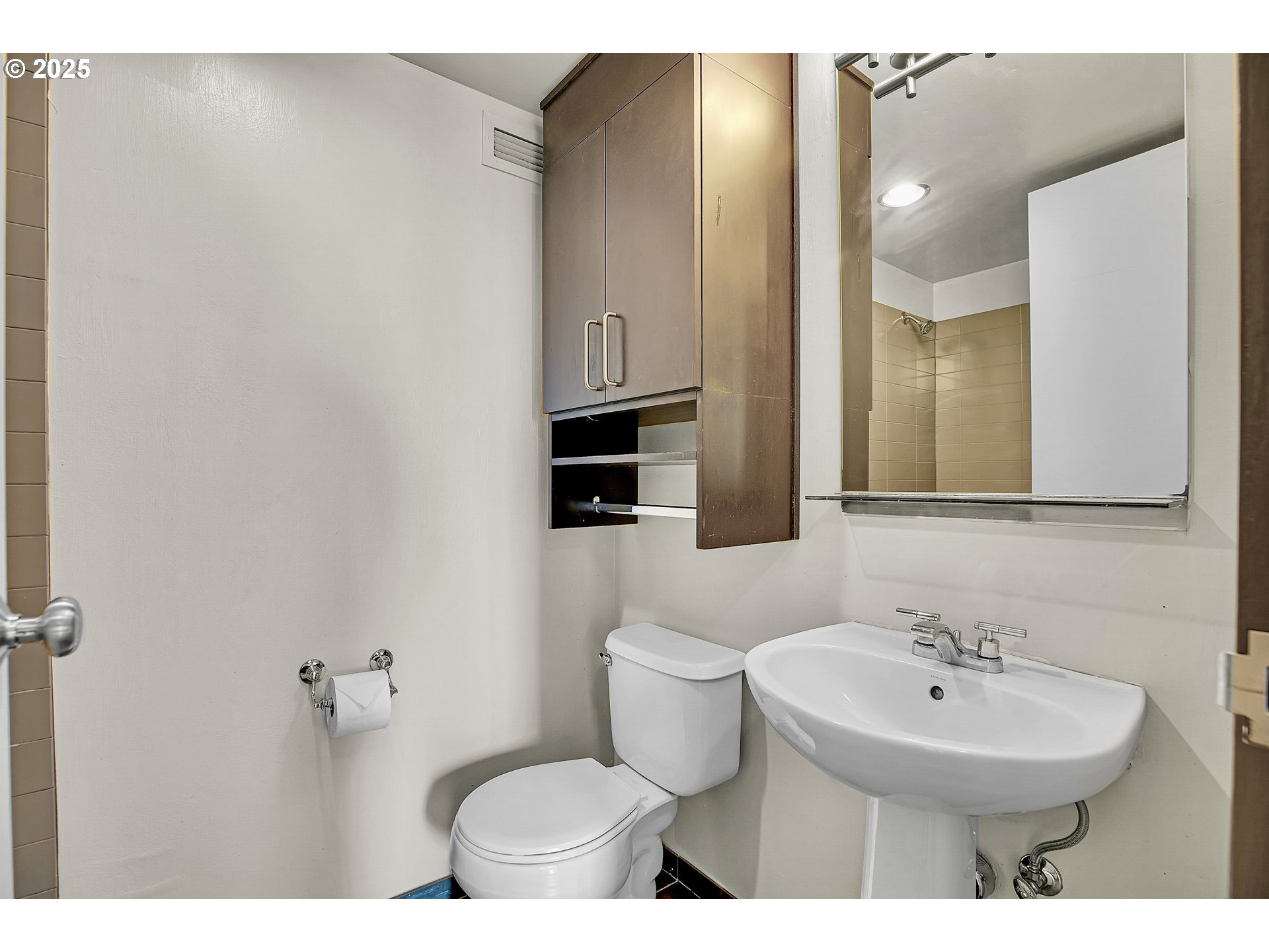 Photo #11: 206574105 Listing: Photo #11