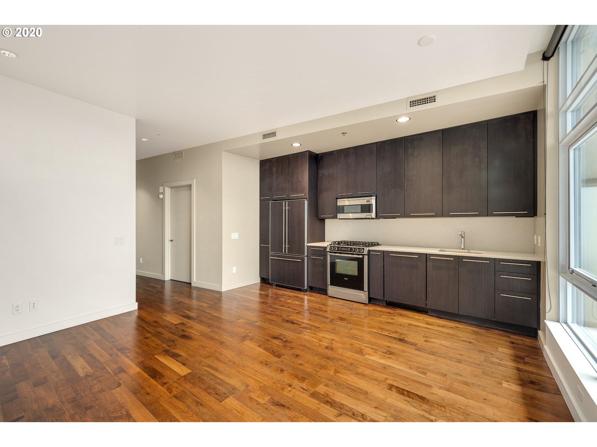Photo #4: 20657816 Listing 