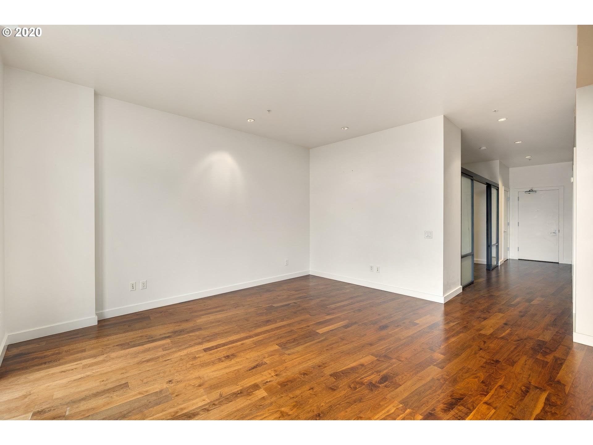 Photo #6: 20657816 Listing 