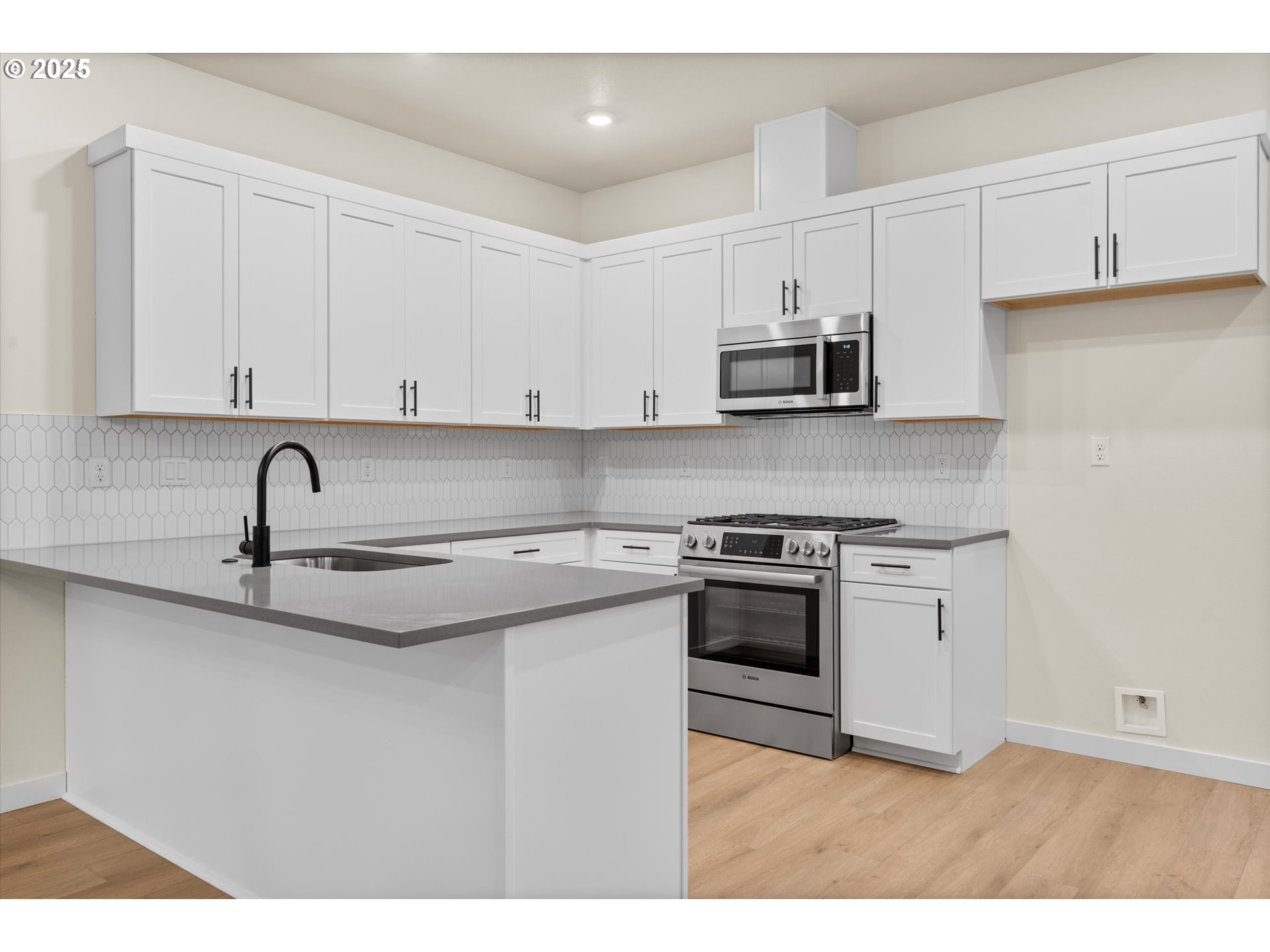 Photo #10: 206580674 Listing: Photo #10