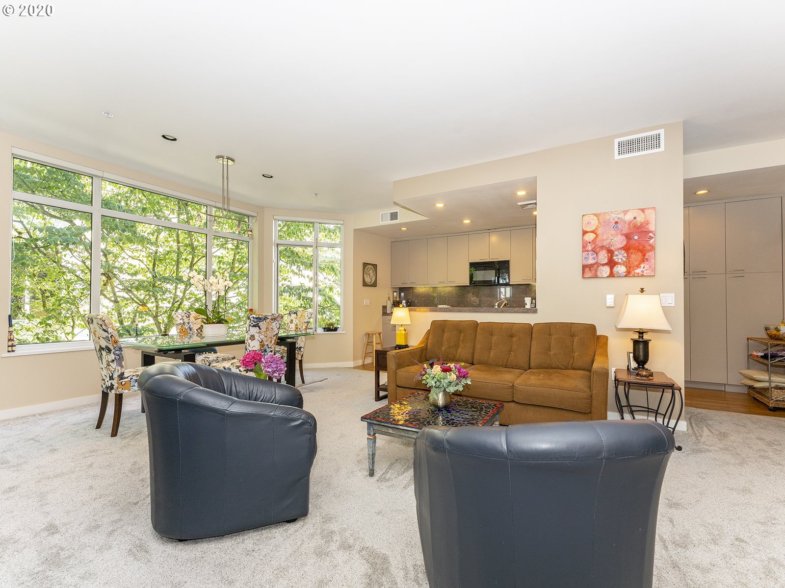 Photo #5: 20659228 Listing 