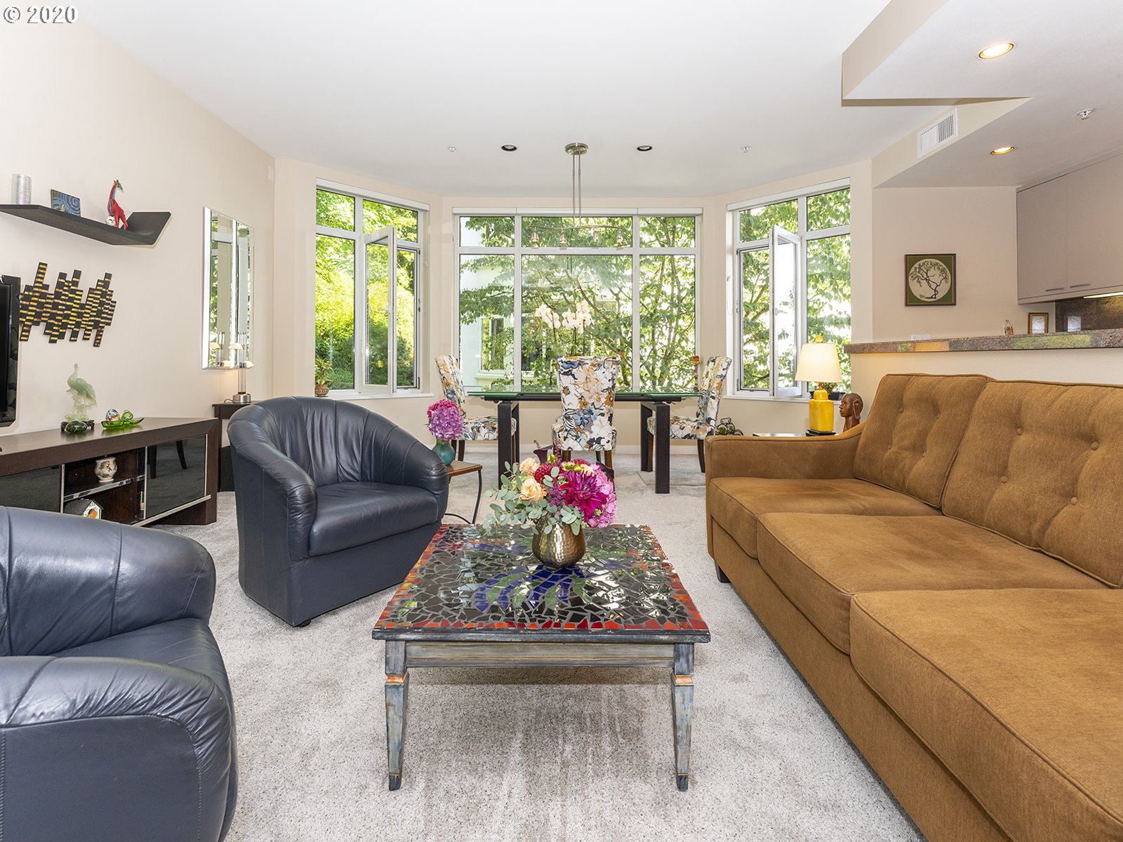 Photo #3: 20659228 Listing 