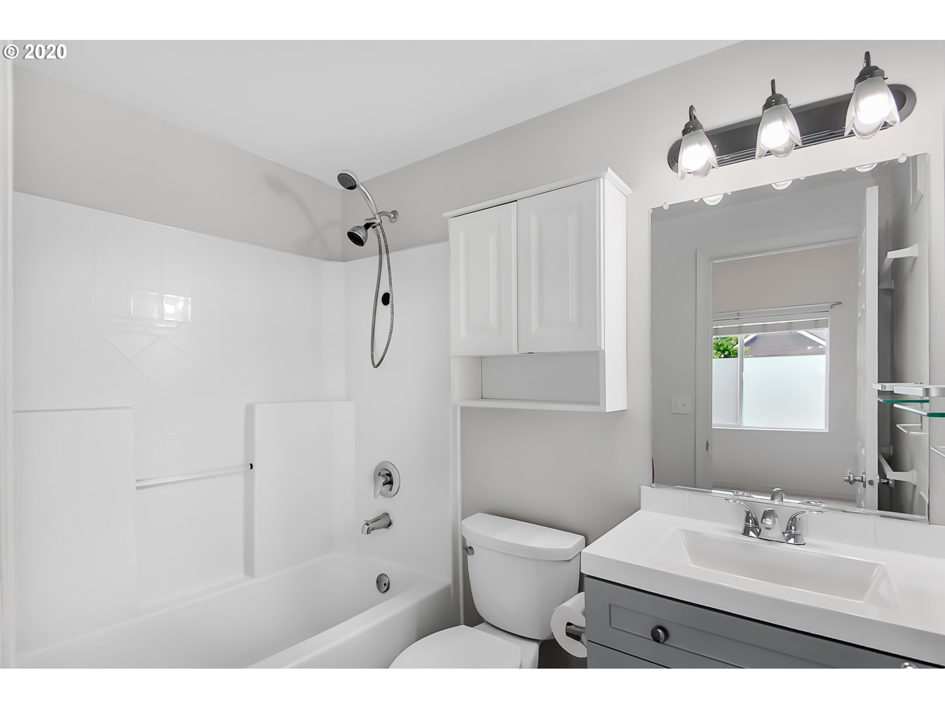 Photo #2: 20660067 Listing 