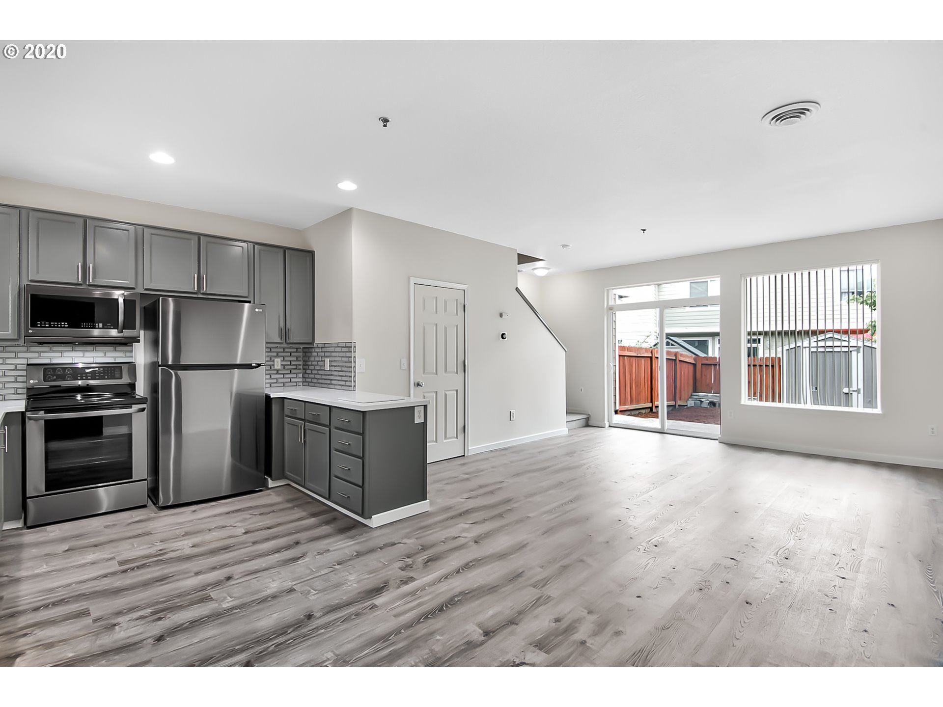 Photo #4: 20660067 Listing 