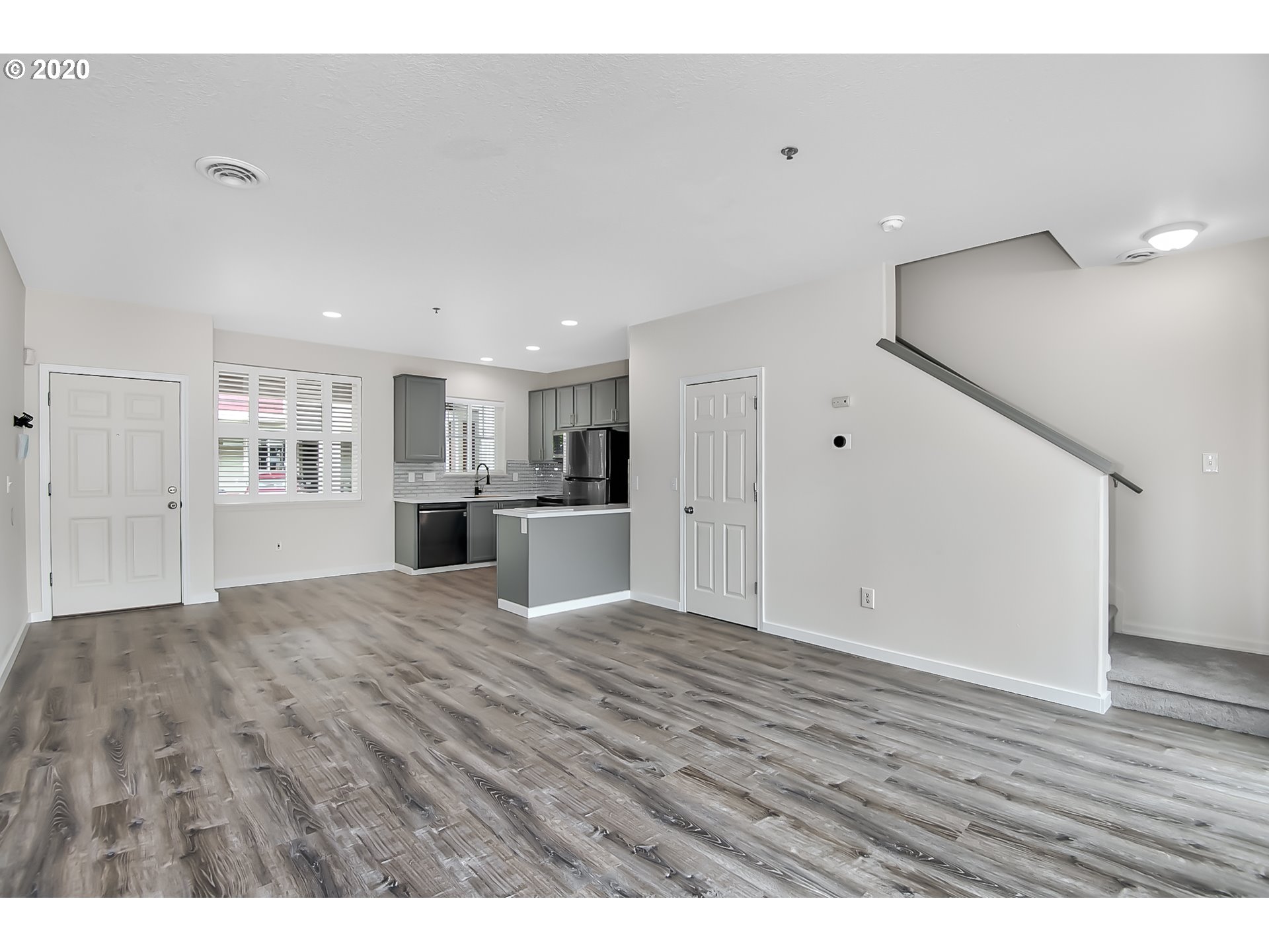 Photo #5: 20660067 Listing 