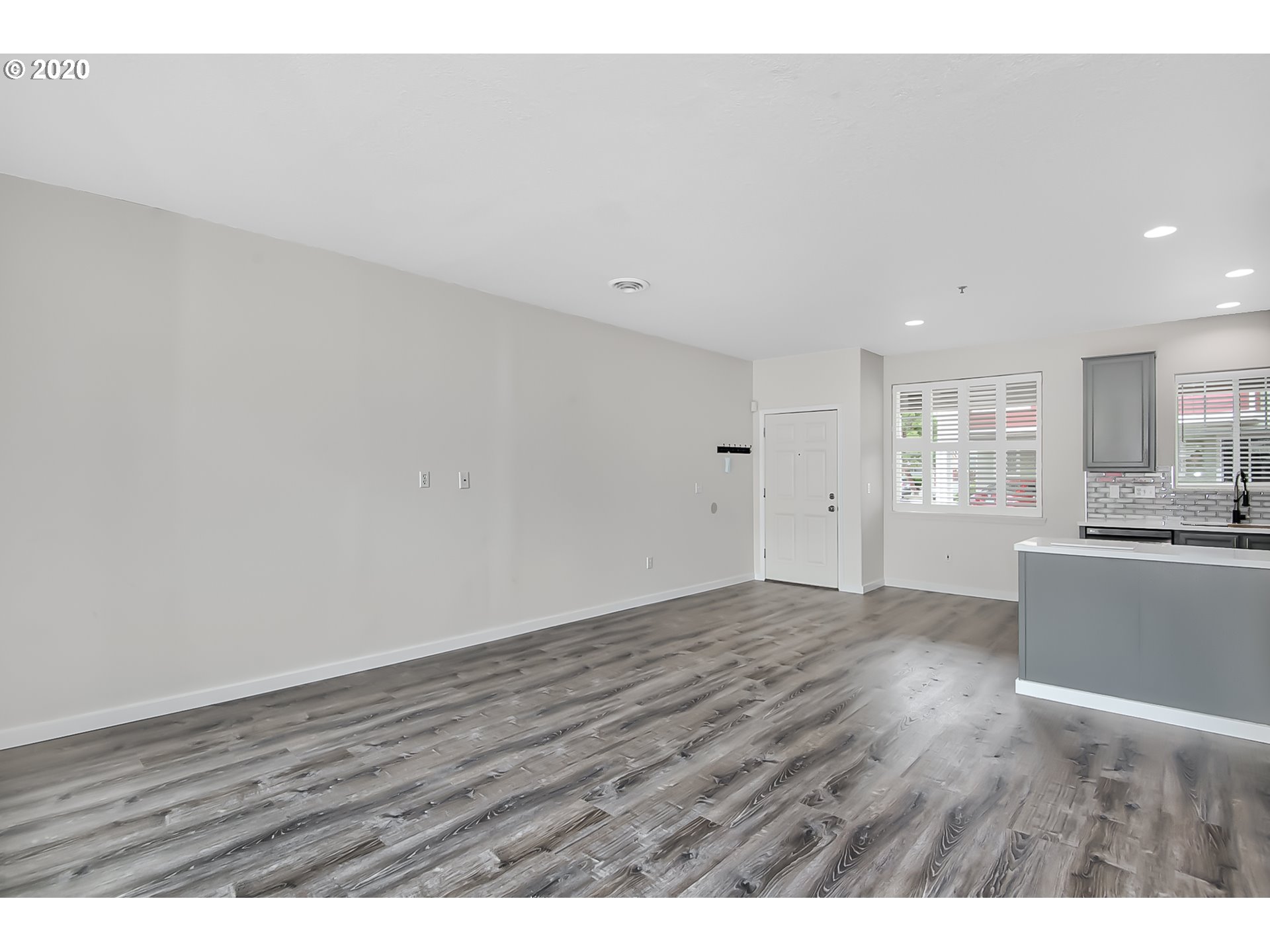 Photo #6: 20660067 Listing 