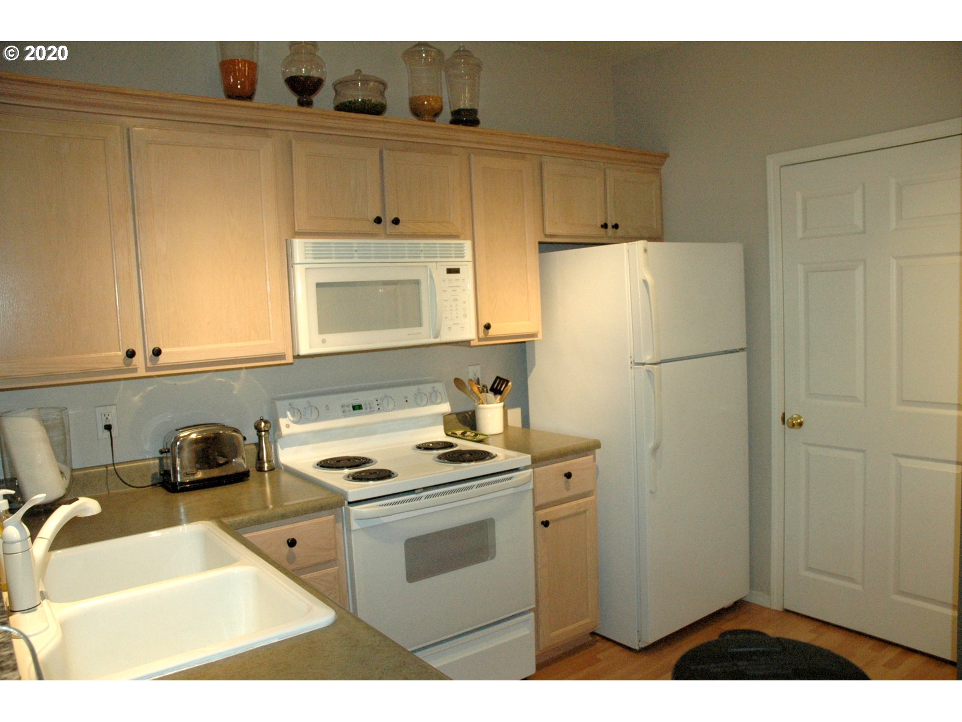 Photo #6: 20661526 Listing 
