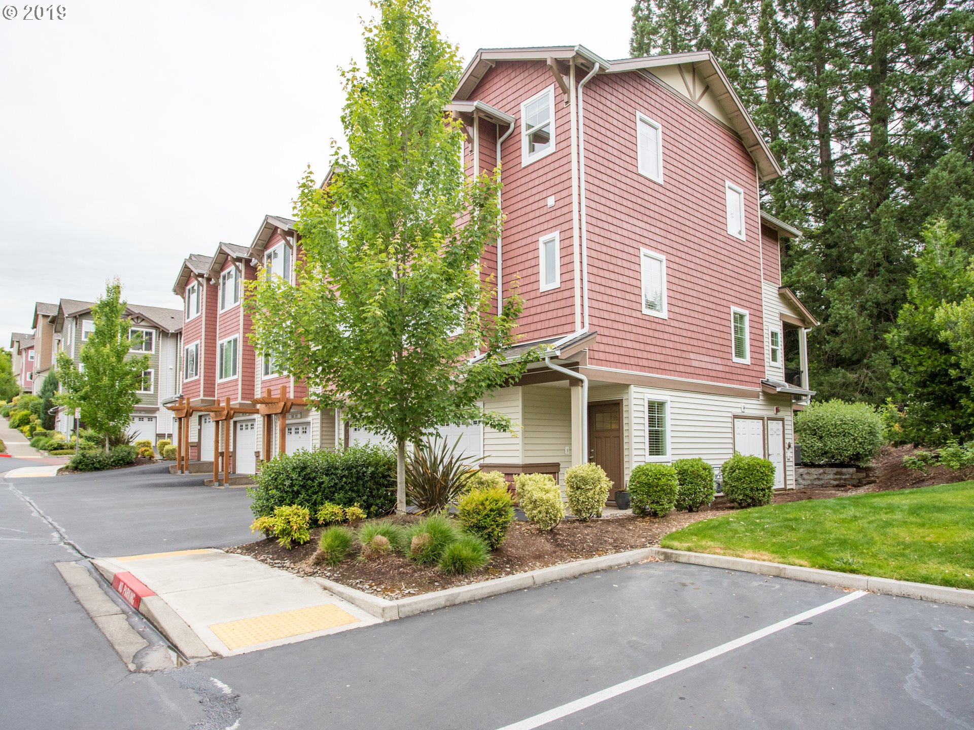 Photo #2: 20663637 Listing 