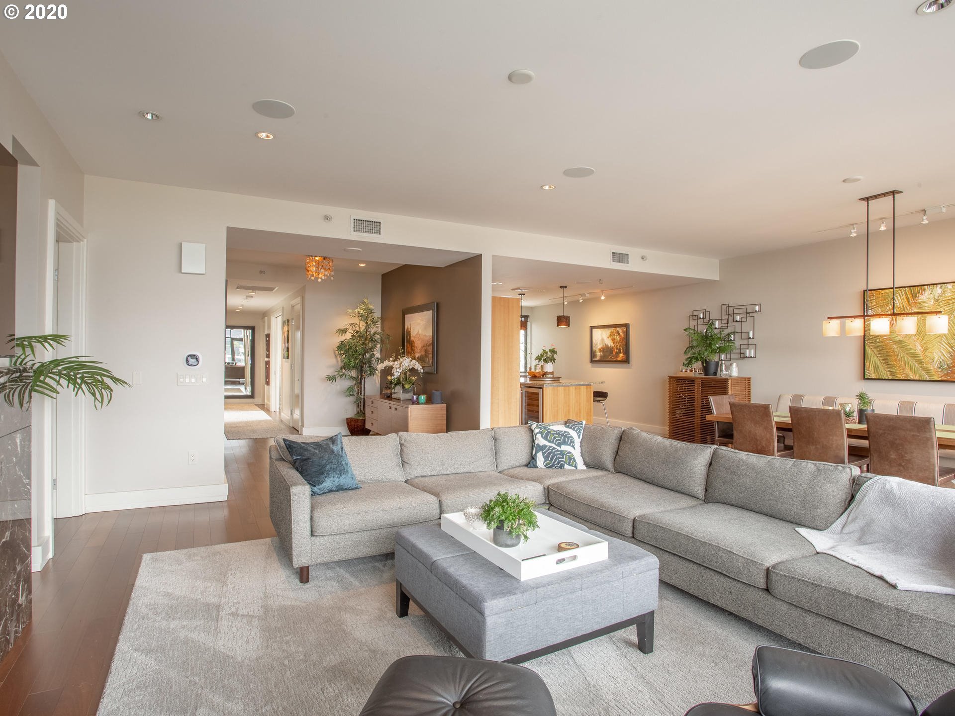 Photo #5: 20664522 Listing 