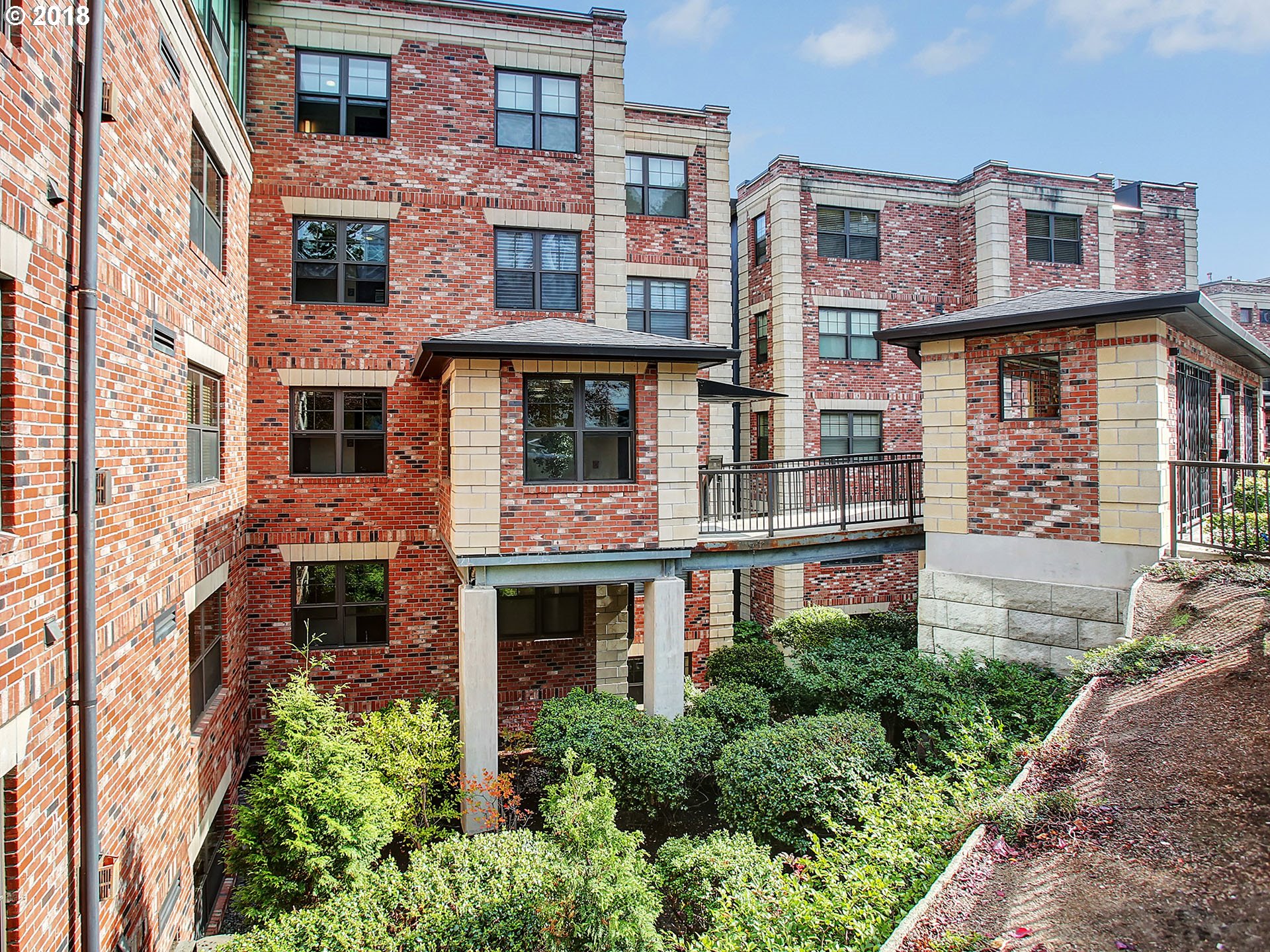 Photo #4: 20669417 Listing 