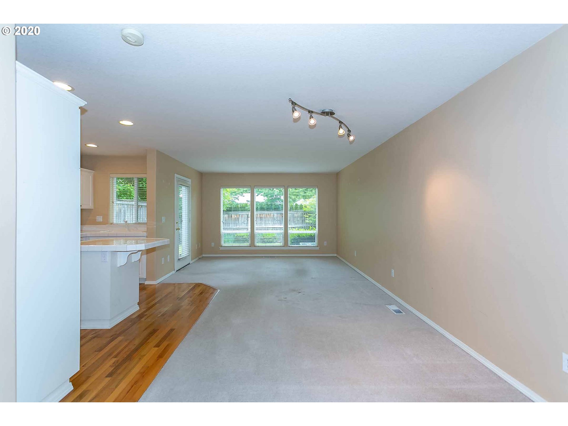 Photo #4: 20672412 Listing 