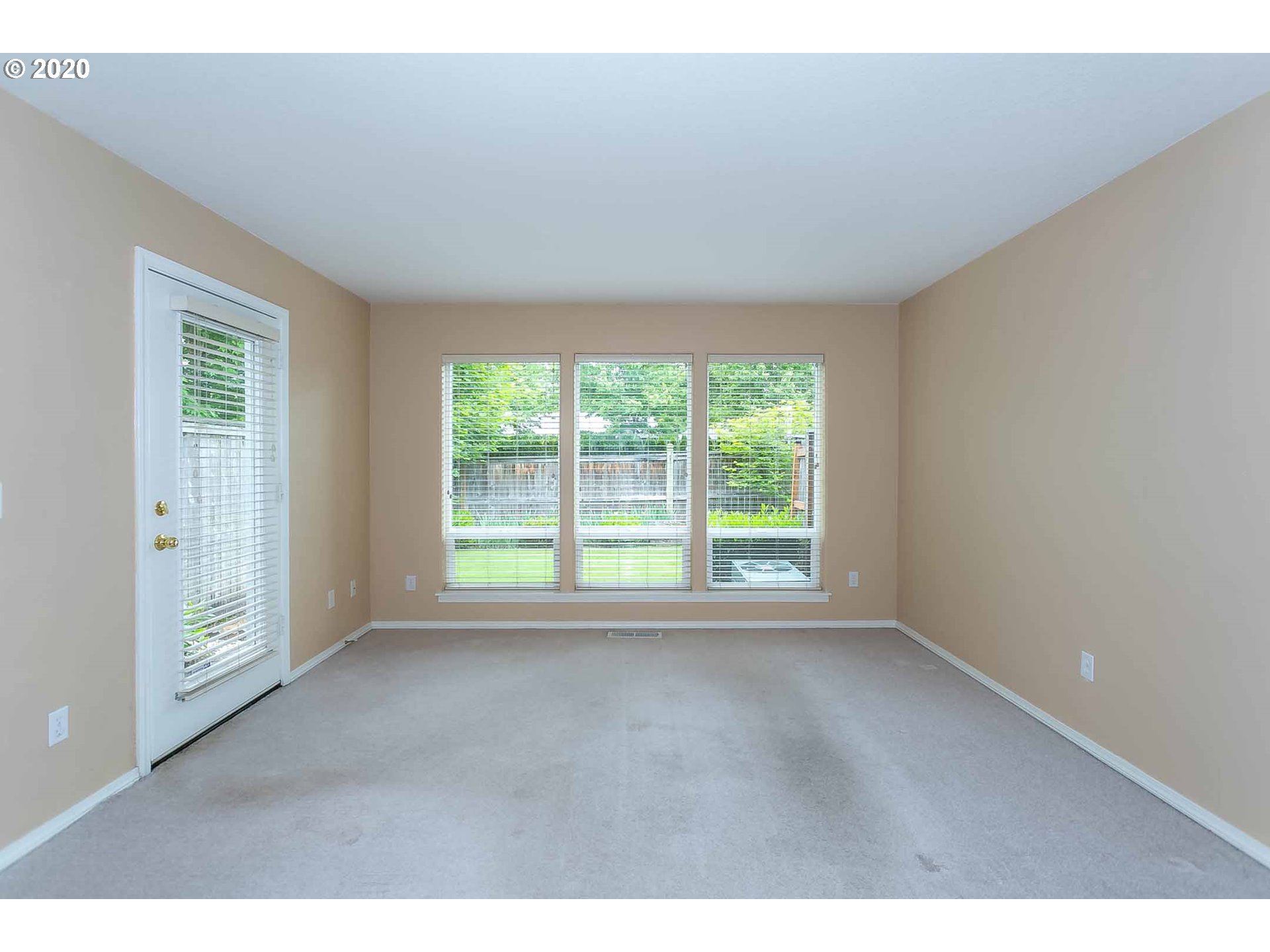 Photo #6: 20672412 Listing 