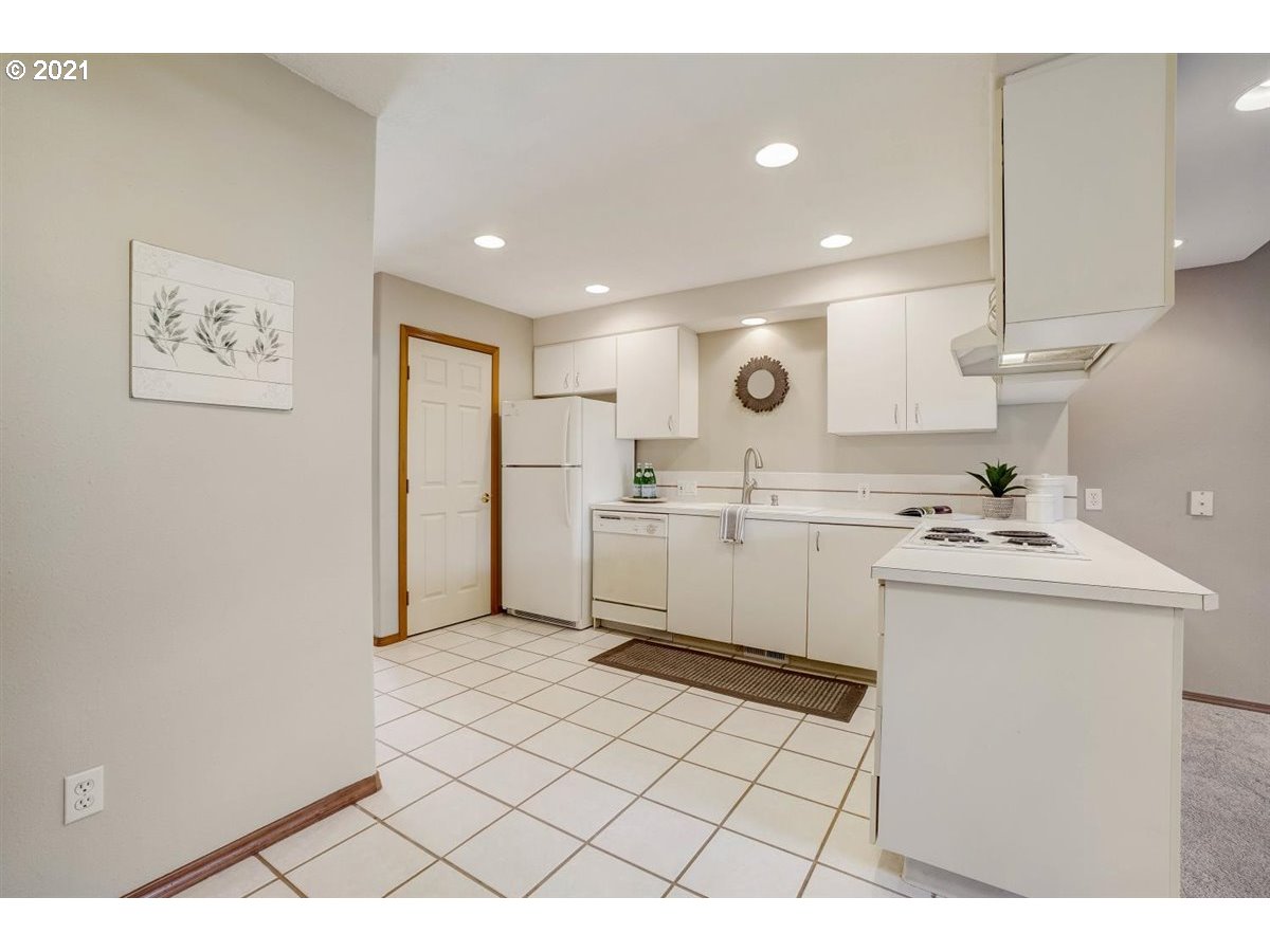 Photo #3: 20673933 Listing 