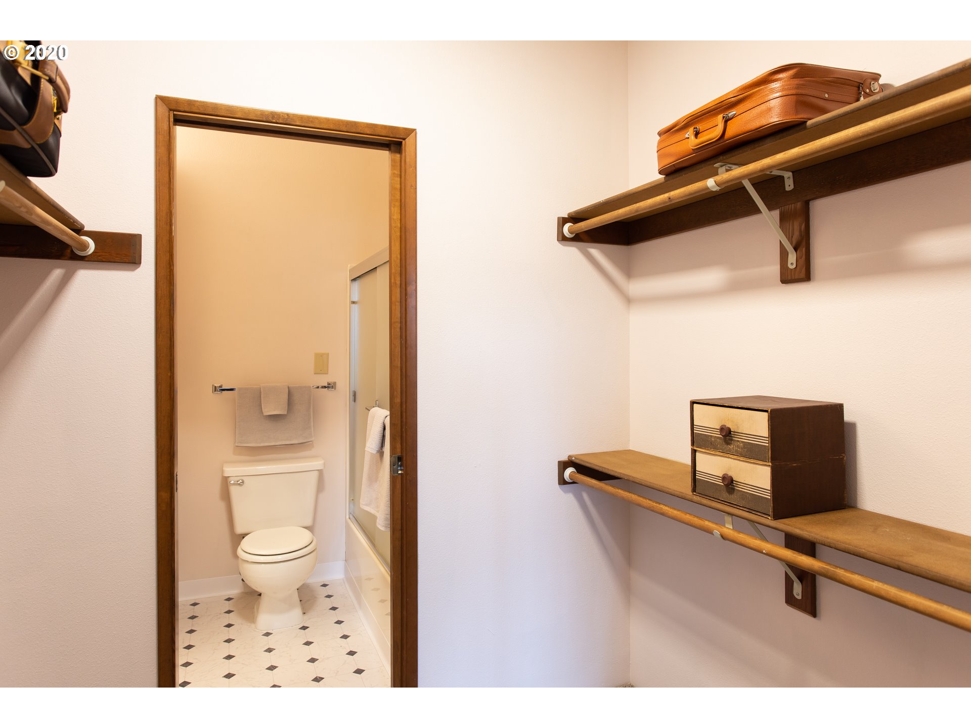 Photo #3: 20678814 Listing 