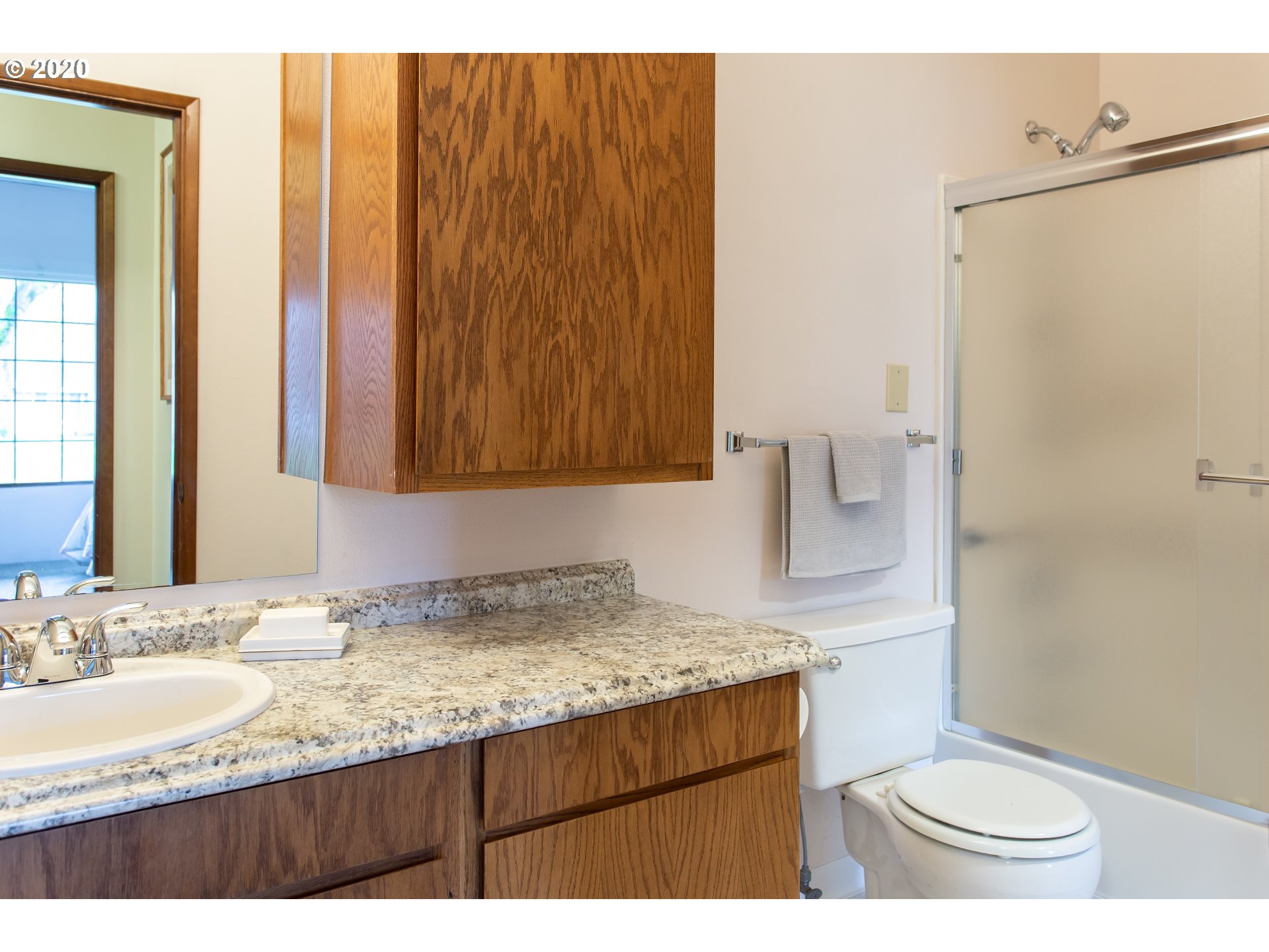 Photo #5: 20678814 Listing 