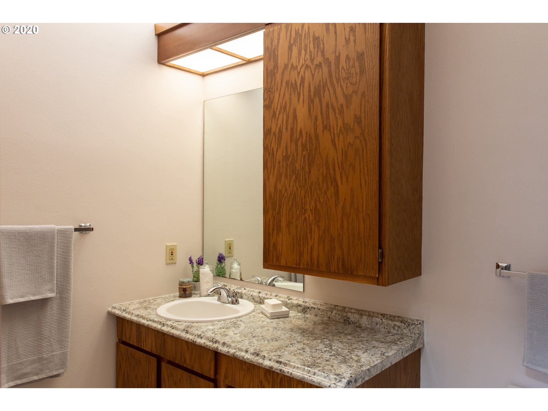 Photo #4: 20678814 Listing 