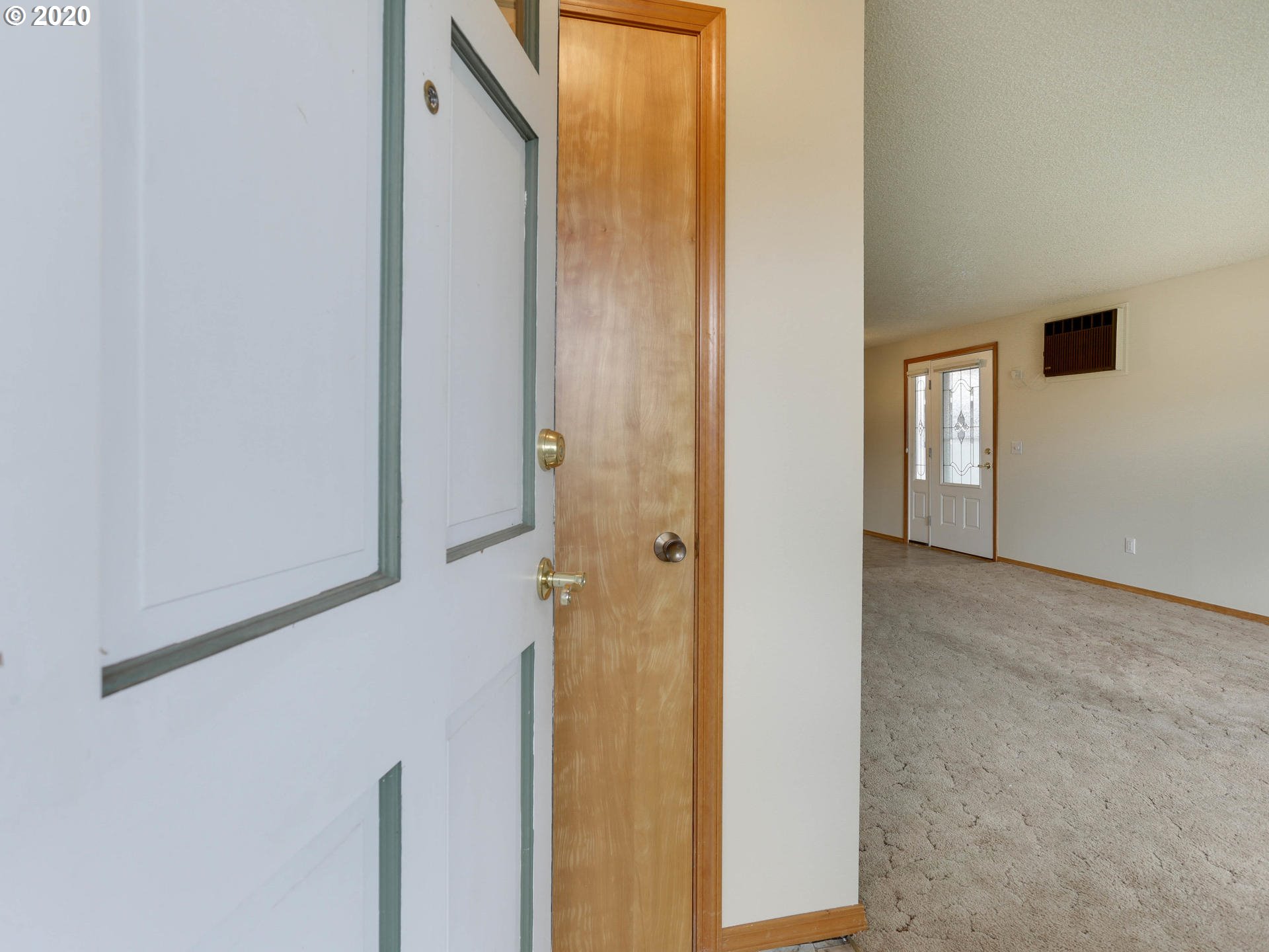 Photo #6: 20684340 Listing 