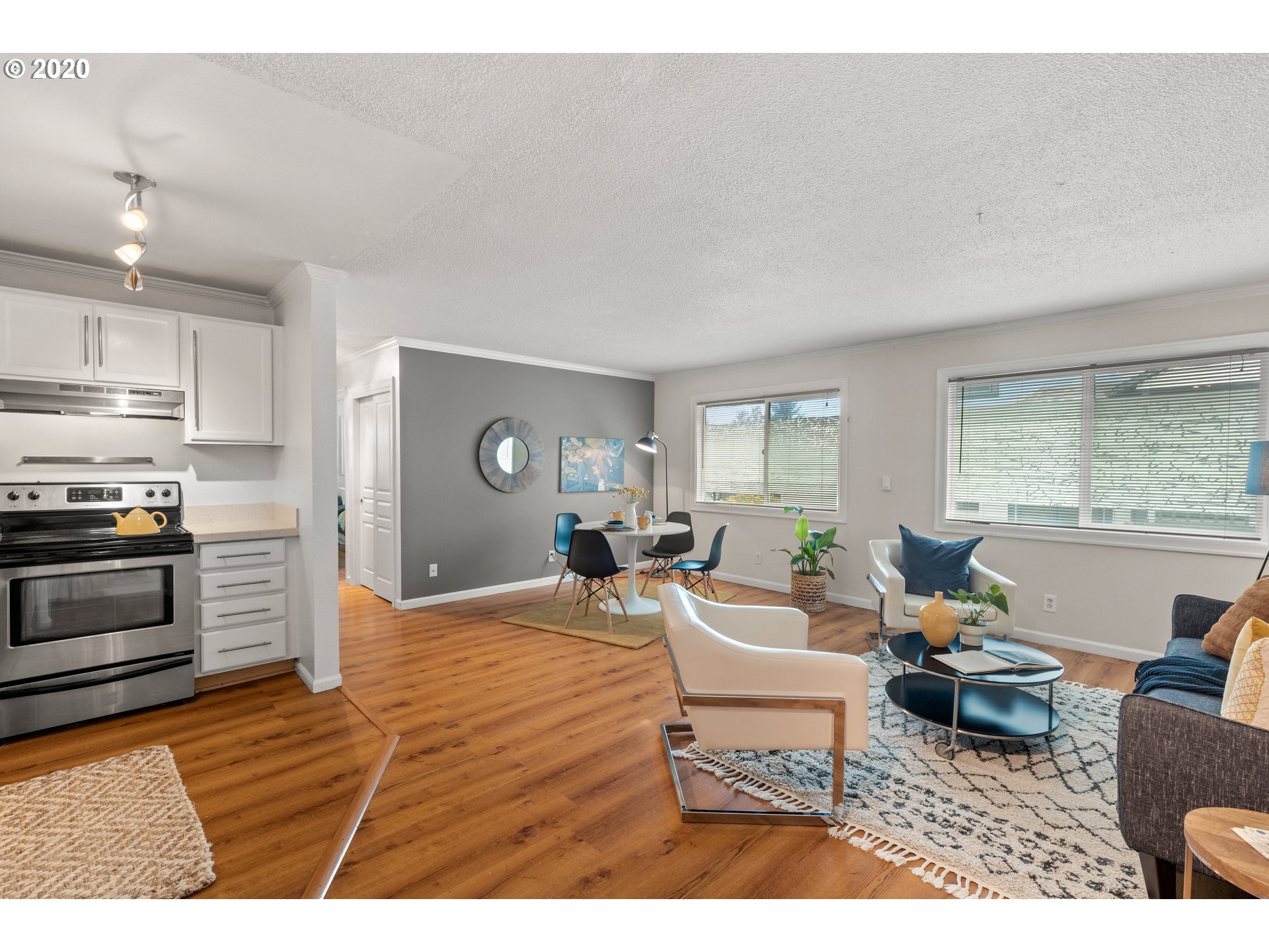 Photo #2: 20686618 Listing 