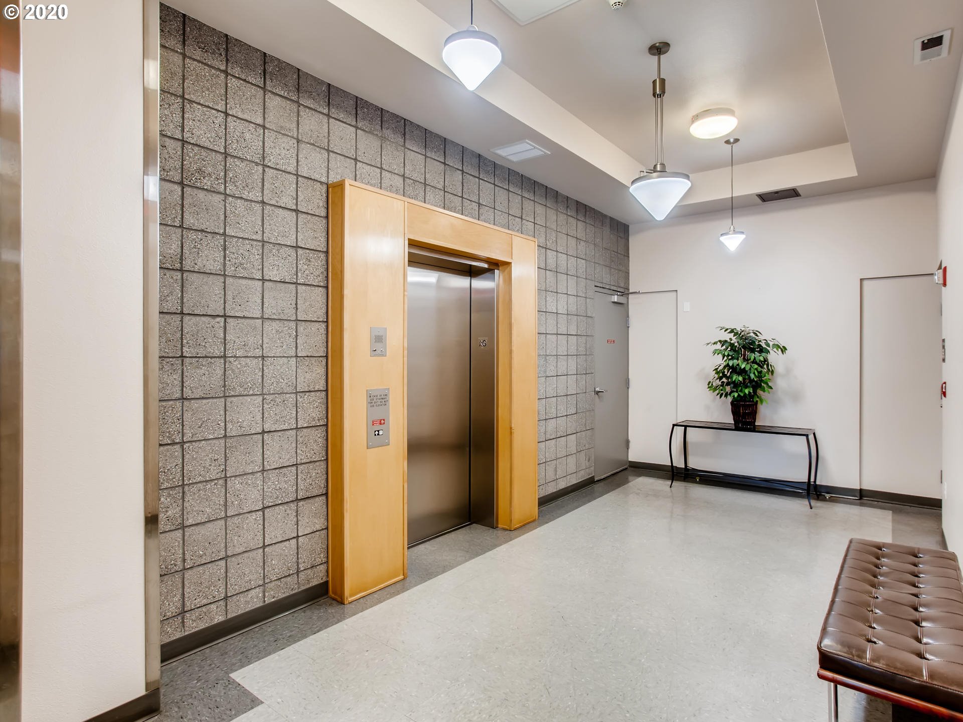Photo #3: 20690298 Listing 