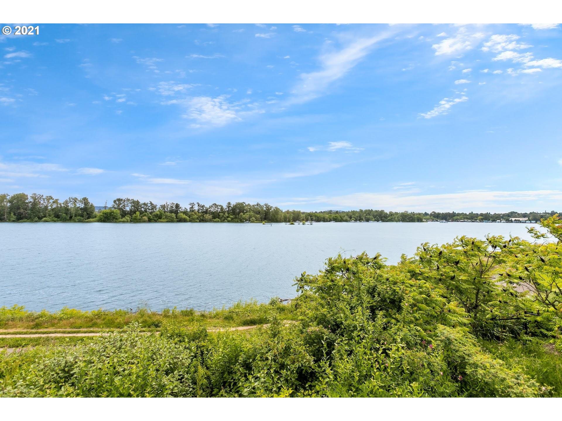 Photo #6: 20691016 Listing 
