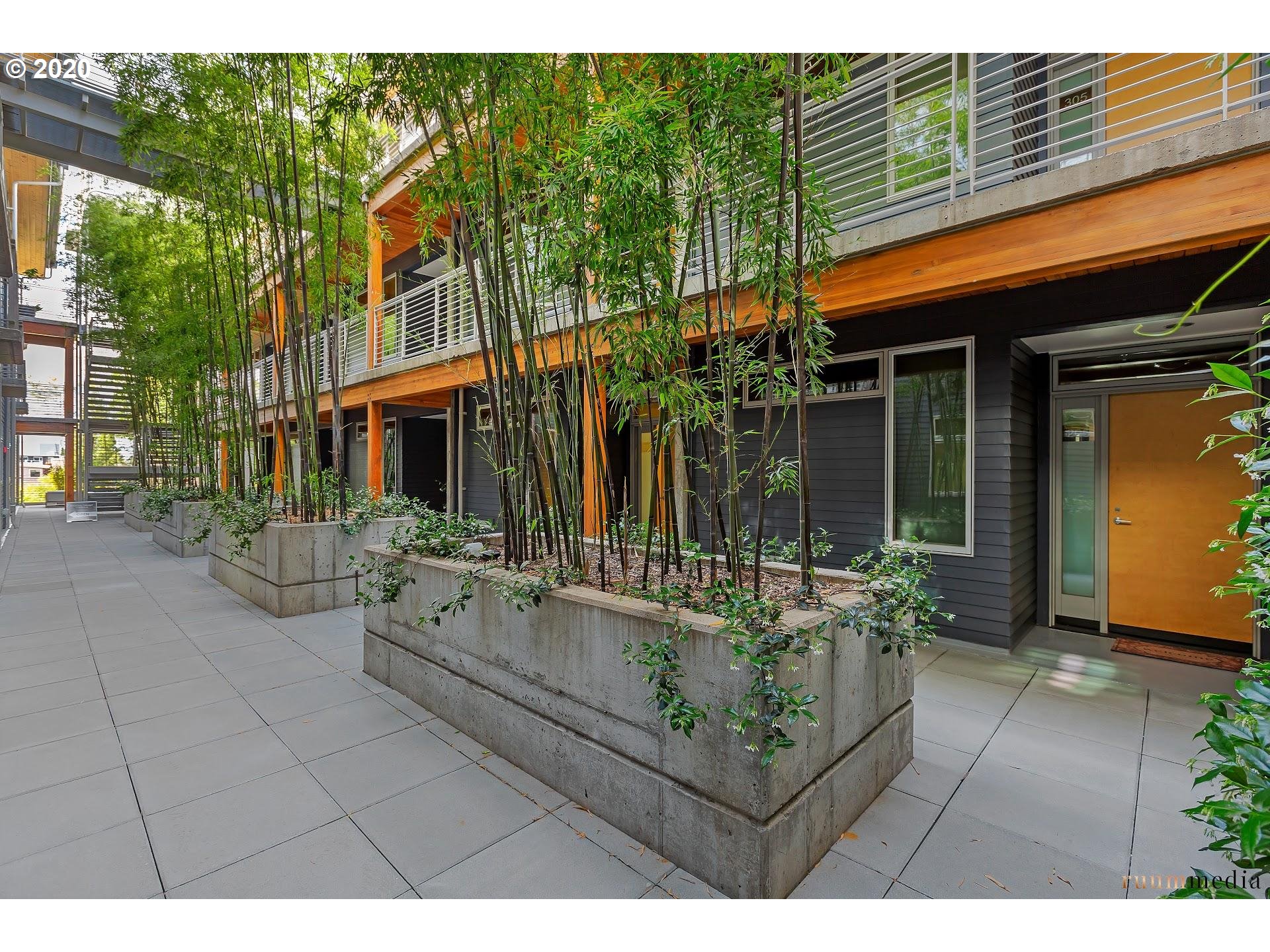Photo #4: 20691106 Listing 