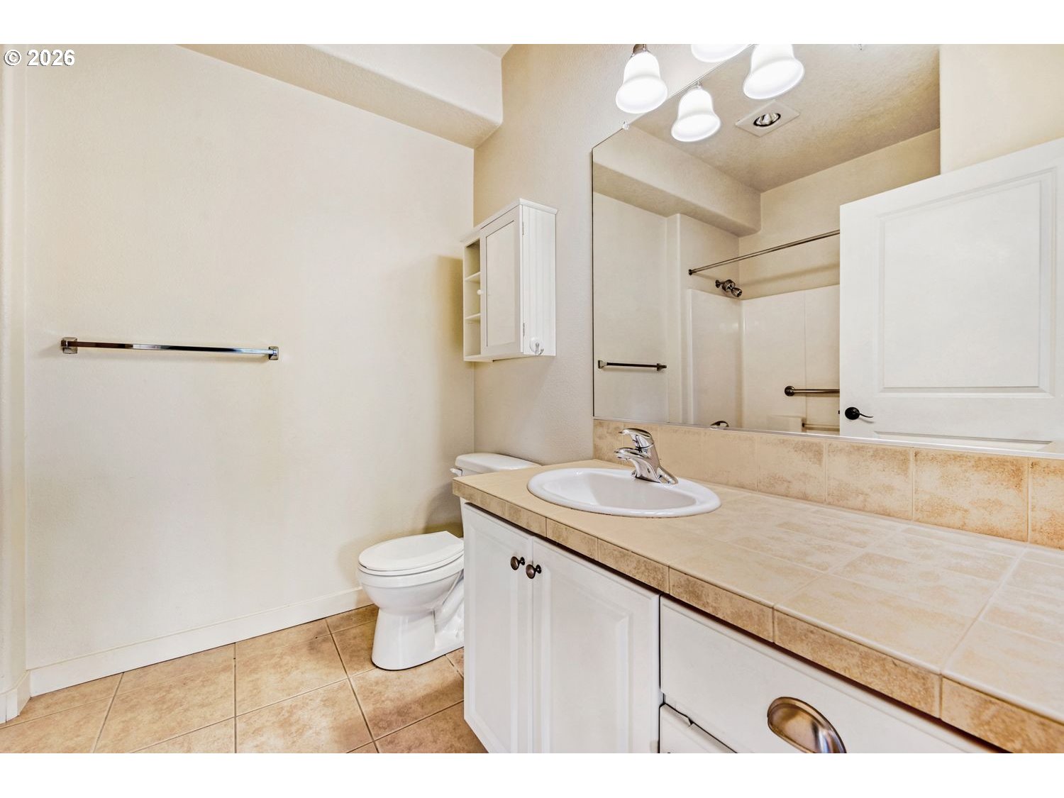 Photo #7: 206914239 Listing: Photo #7