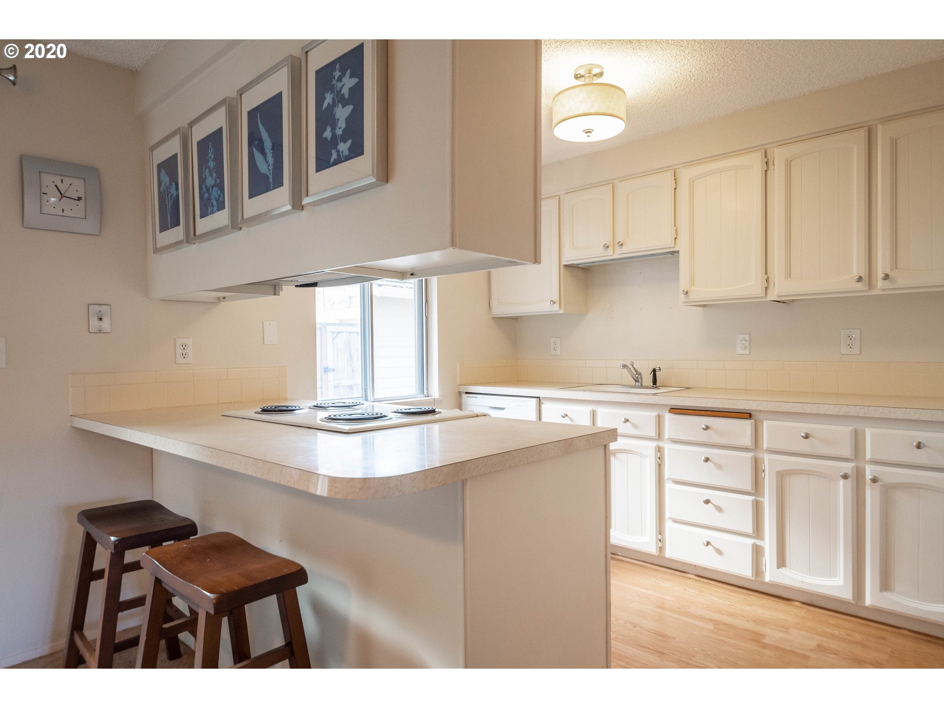 Photo #5: 20691986 Listing 