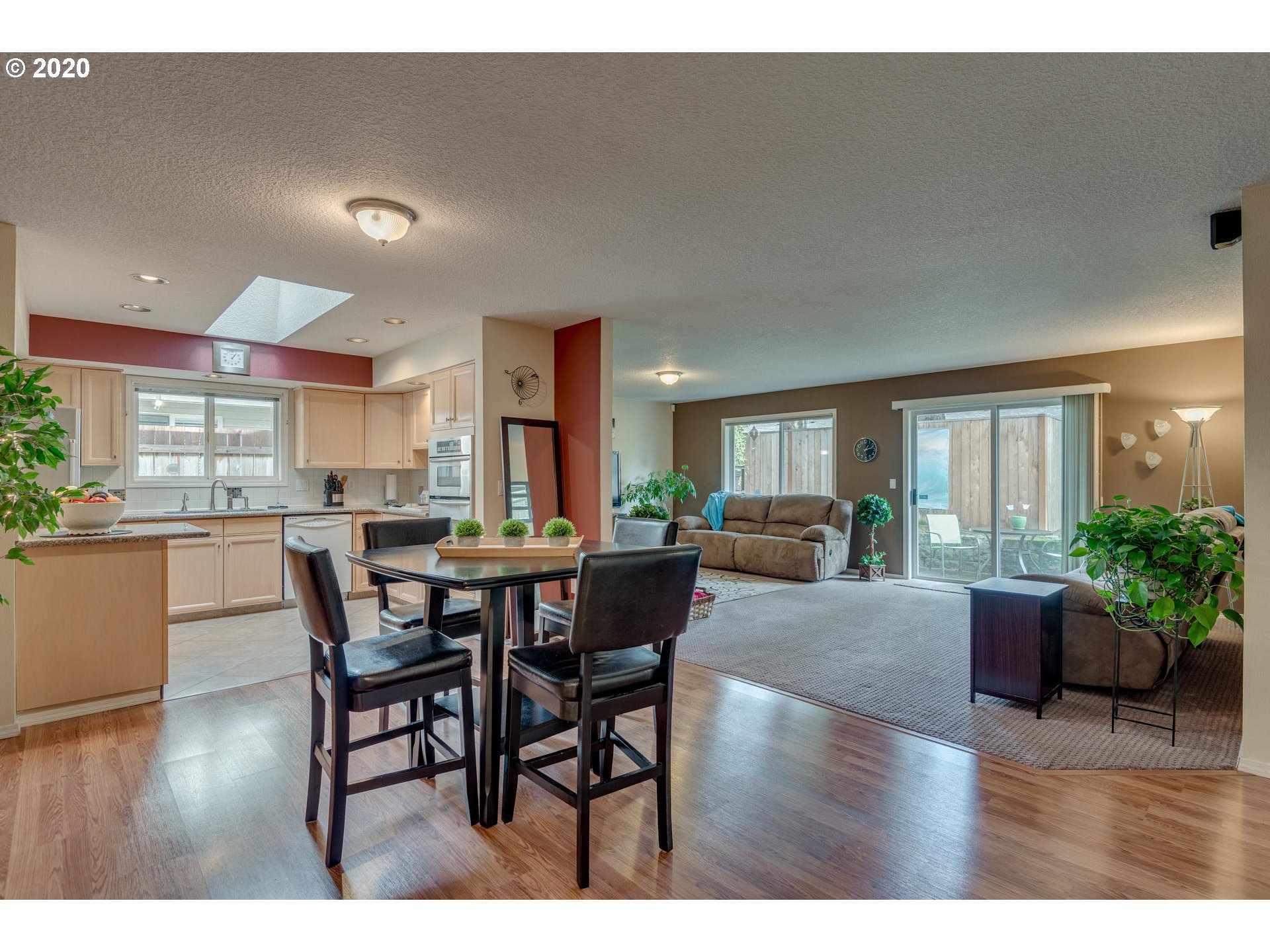 Photo #4: 20693049 Listing 