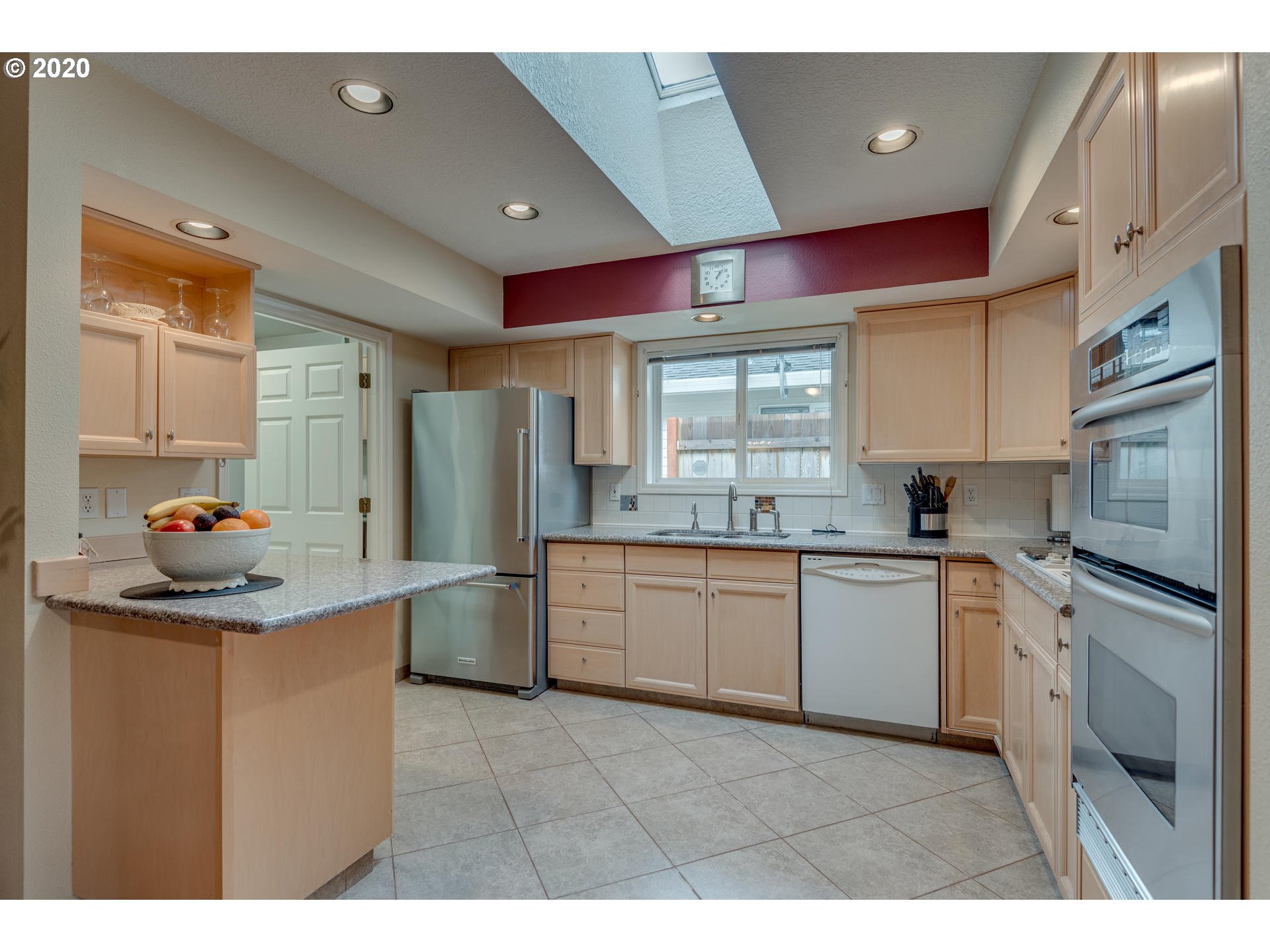 Photo #5: 20693049 Listing 