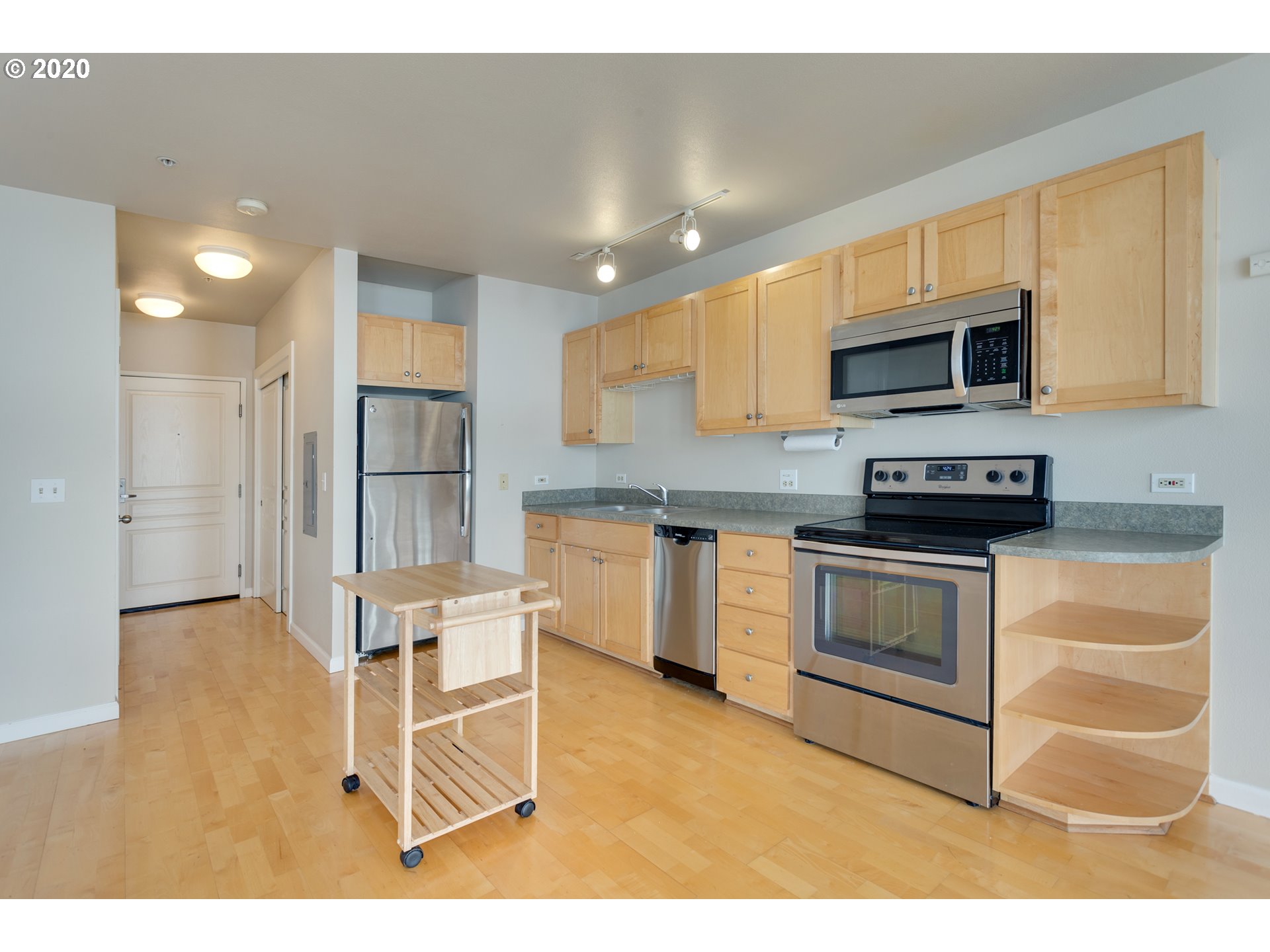 Photo #2: 20694903 Listing 
